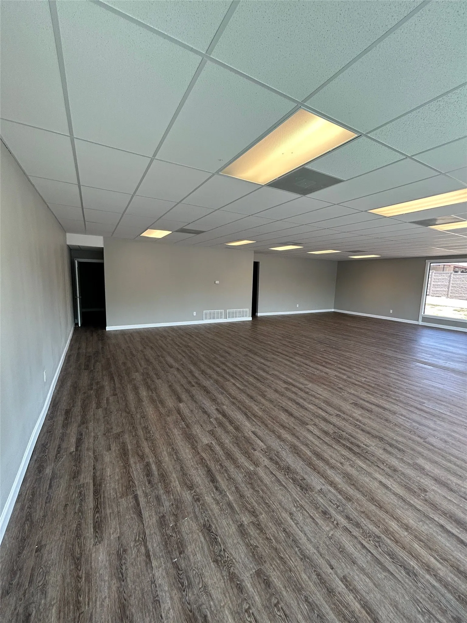 Office For Rent in Tarrant County , 3436 Williams Road, Benbrook, Texas 76116, 0, 0, Garage spaces, 0 Sqft, built in 1977, mls#21260151, Real Estate Agent in Benbrook, Homes For Rent in Tarrant county, Homes For Rent in Benbrook, Realtor in Benbrook Texas, Real Estate Brokerage Independent Realty Texas, Luminita Cordes Realtor