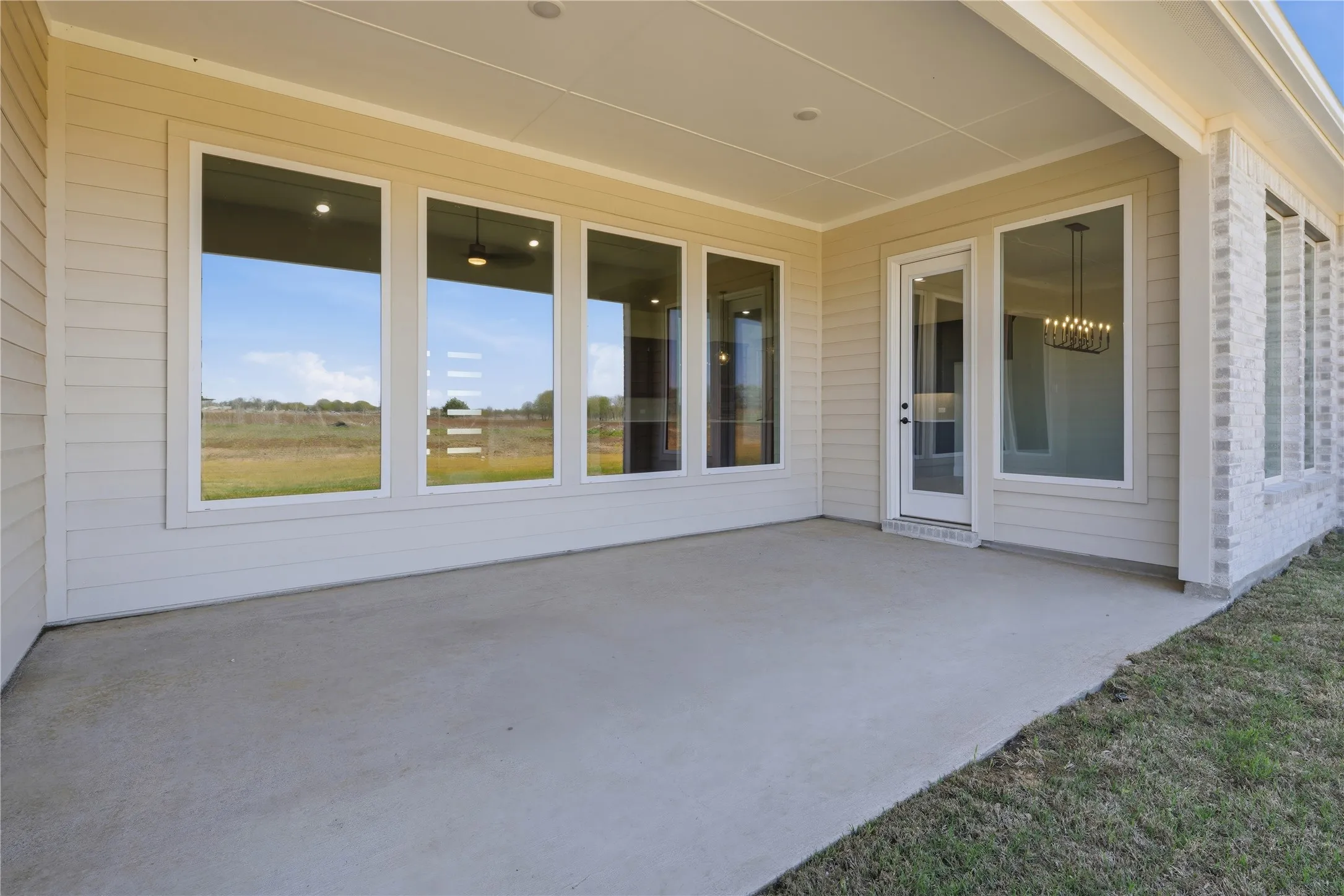 Single Family Residence For Sale in Ellis County , 2230 Tutt Trail, Waxahachie, Texas 75167, 3 Bedrooms, 3 Bathrooms, 3 Garage spaces, 2,758 Sqft, built in 2025, New Construction - Complete, Price $668,900, mls#21259354, Real Estate Agent in Waxahachie, Homes For Sale in Ellis county, Homes For Sale in Waxahachie, Realtor in Waxahachie Texas, Real Estate Brokerage Independent Realty Texas, Luminita Cordes Realtor
