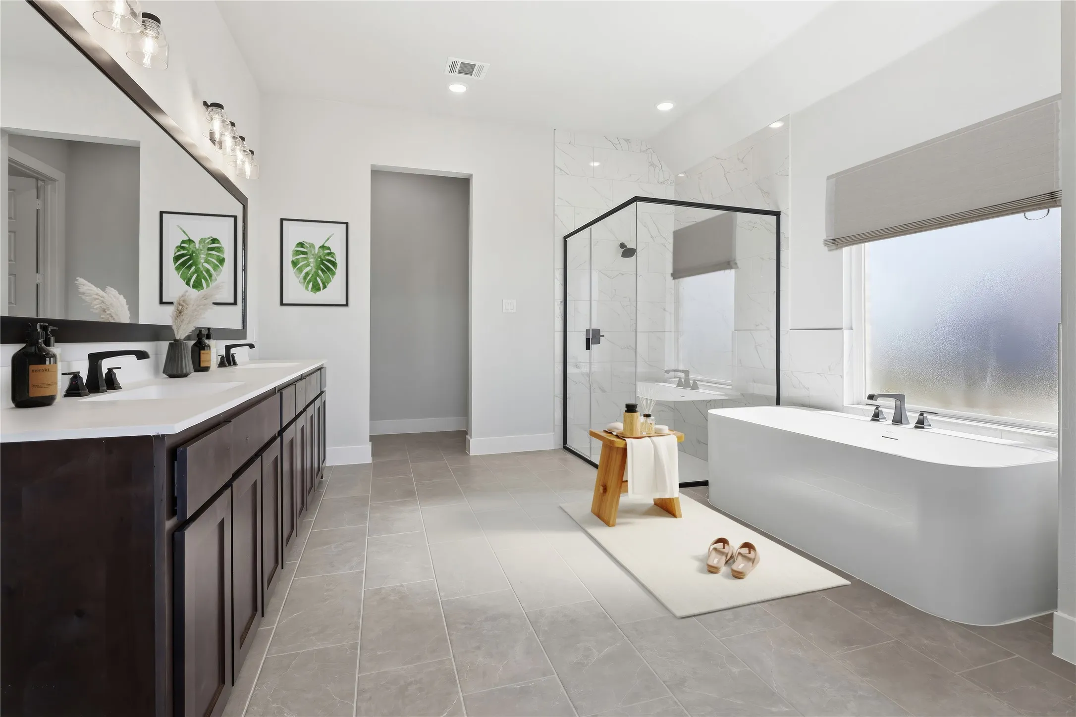 Single Family Residence For Sale in Ellis County , 2230 Tutt Trail, Waxahachie, Texas 75167, 3 Bedrooms, 3 Bathrooms, 3 Garage spaces, 2,758 Sqft, built in 2025, New Construction - Complete, Price $668,900, mls#21259354, Real Estate Agent in Waxahachie, Homes For Sale in Ellis county, Homes For Sale in Waxahachie, Realtor in Waxahachie Texas, Real Estate Brokerage Independent Realty Texas, Luminita Cordes Realtor
