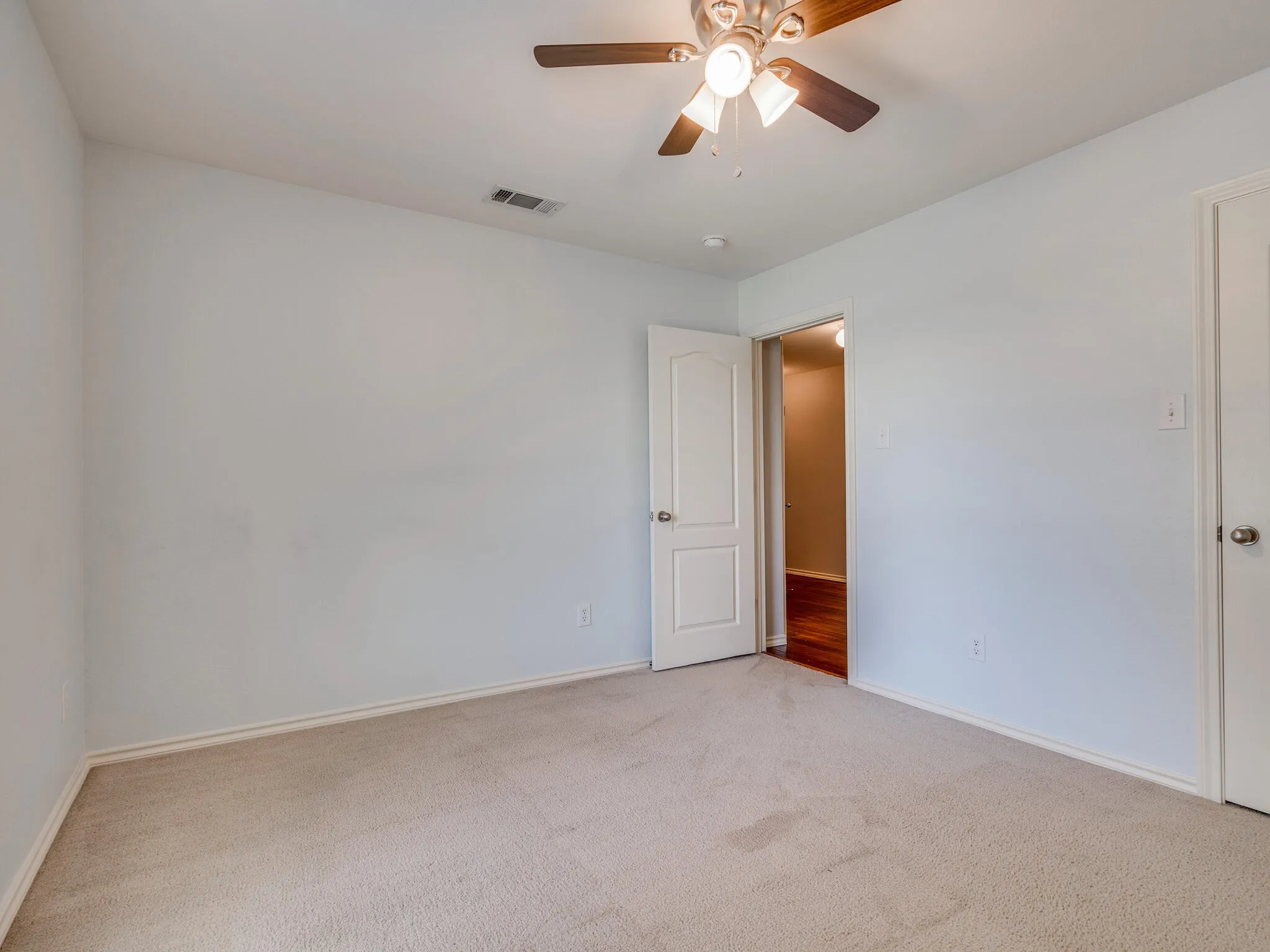 Single Family Residence For Rent in Denton County , 7721 Willow Ridge Drive, Northlake, Texas 76247, 4 Bedroom, 2 Bathroom, 2 Garage spaces, 2,821 Sqft, built in 2006, Preowned, mls#21253380, Real Estate Agent in Northlake, Homes For Rent in Denton county, Homes For Rent in Northlake, Realtor in Northlake Texas, Real Estate Brokerage Independent Realty Texas, Luminita Cordes Realtor