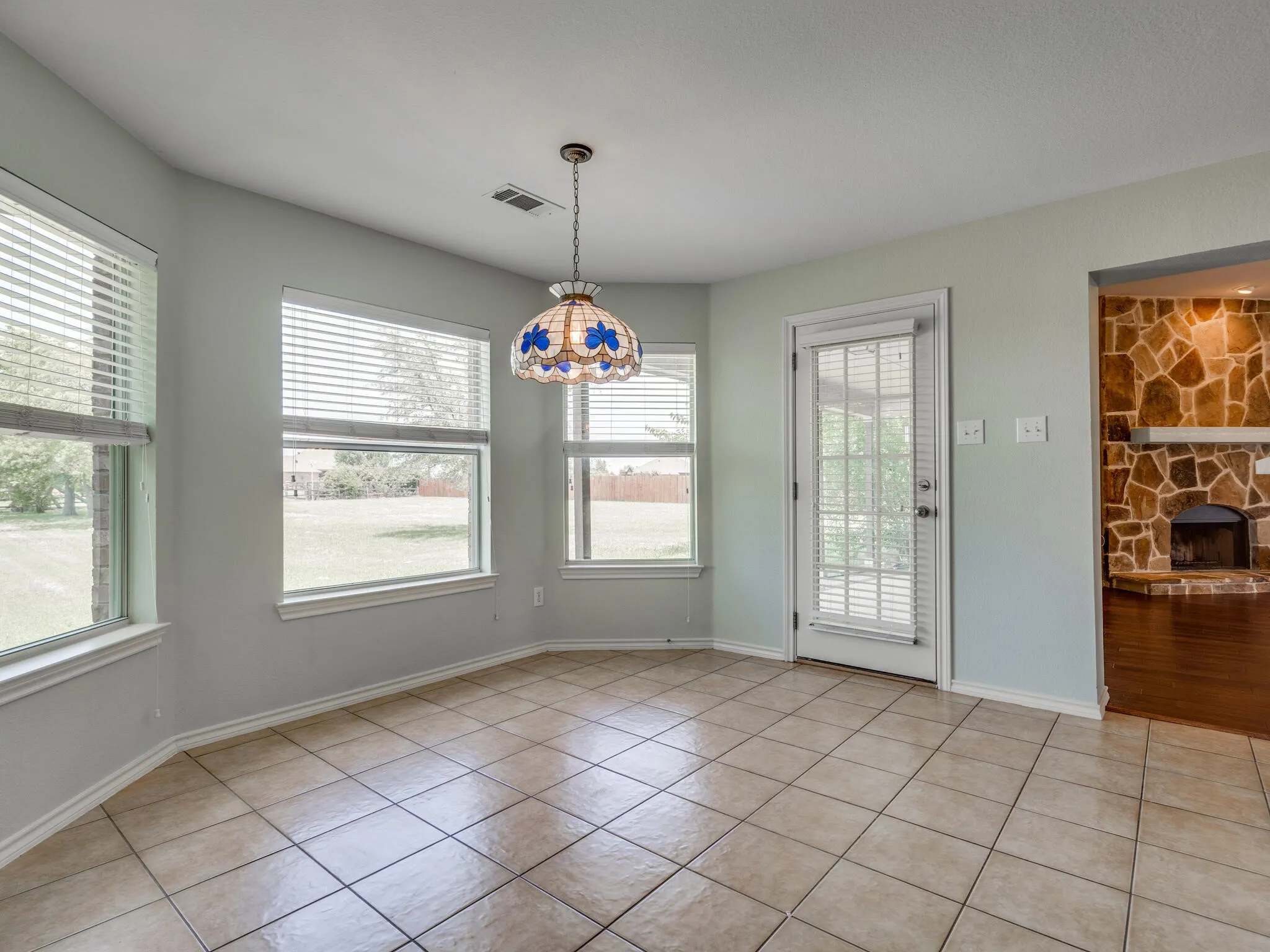 Single Family Residence For Rent in Denton County , 7721 Willow Ridge Drive, Northlake, Texas 76247, 4 Bedroom, 2 Bathroom, 2 Garage spaces, 2,821 Sqft, built in 2006, Preowned, mls#21253380, Real Estate Agent in Northlake, Homes For Rent in Denton county, Homes For Rent in Northlake, Realtor in Northlake Texas, Real Estate Brokerage Independent Realty Texas, Luminita Cordes Realtor