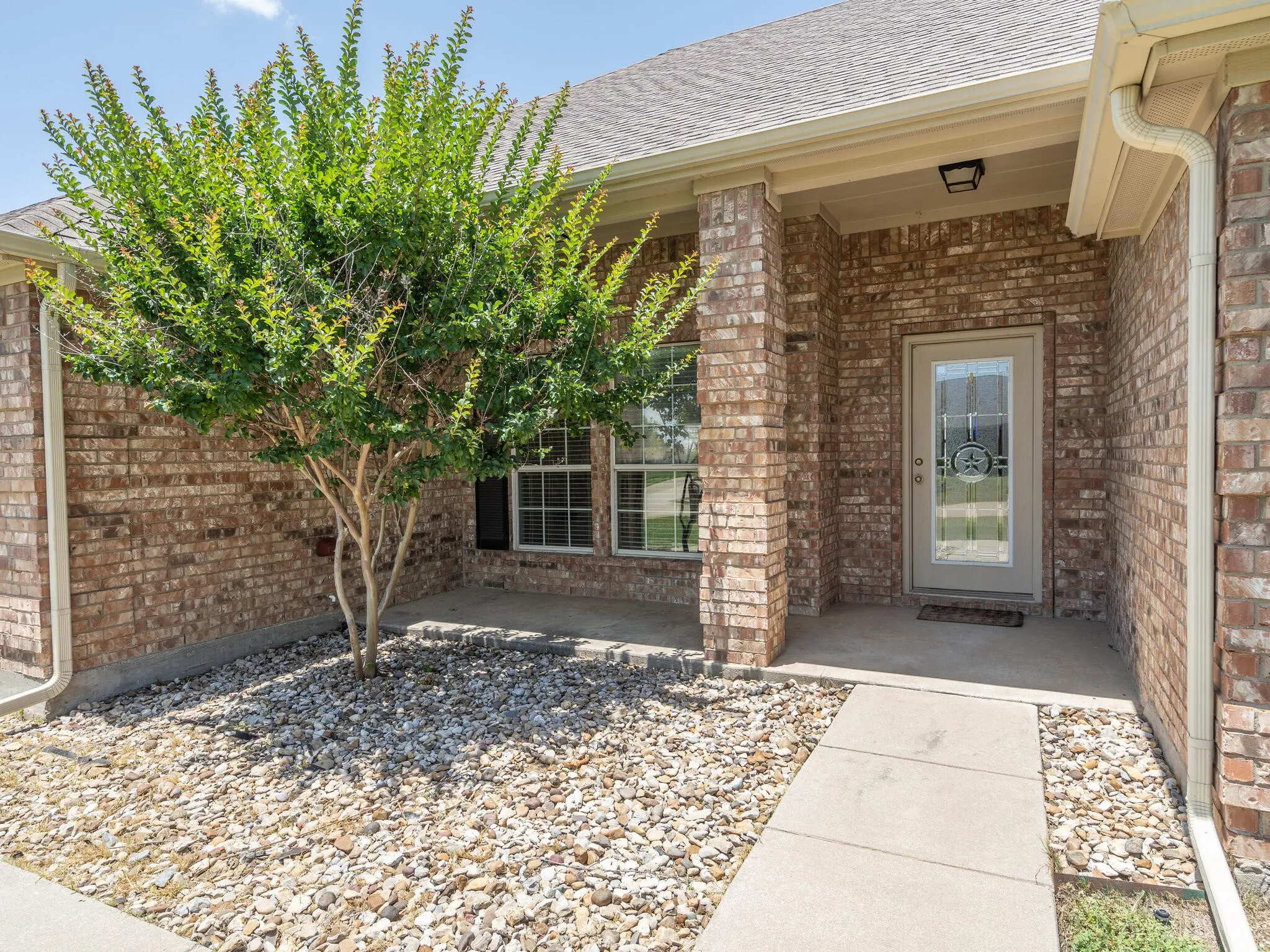Single Family Residence For Rent in Denton County , 7721 Willow Ridge Drive, Northlake, Texas 76247, 4 Bedroom, 2 Bathroom, 2 Garage spaces, 2,821 Sqft, built in 2006, Preowned, mls#21253380, Real Estate Agent in Northlake, Homes For Rent in Denton county, Homes For Rent in Northlake, Realtor in Northlake Texas, Real Estate Brokerage Independent Realty Texas, Luminita Cordes Realtor