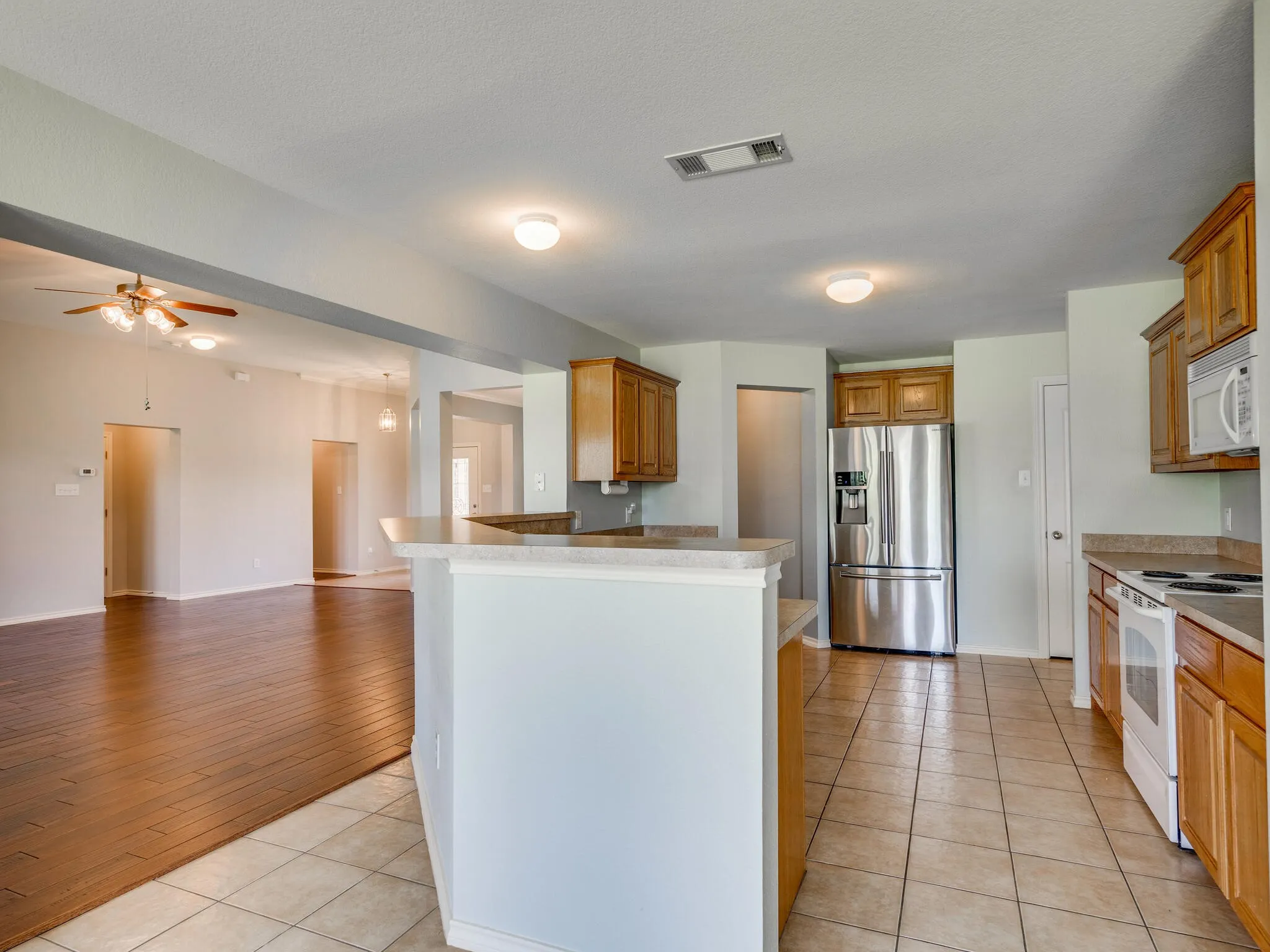 Single Family Residence For Rent in Denton County , 7721 Willow Ridge Drive, Northlake, Texas 76247, 4 Bedroom, 2 Bathroom, 2 Garage spaces, 2,821 Sqft, built in 2006, Preowned, mls#21253380, Real Estate Agent in Northlake, Homes For Rent in Denton county, Homes For Rent in Northlake, Realtor in Northlake Texas, Real Estate Brokerage Independent Realty Texas, Luminita Cordes Realtor