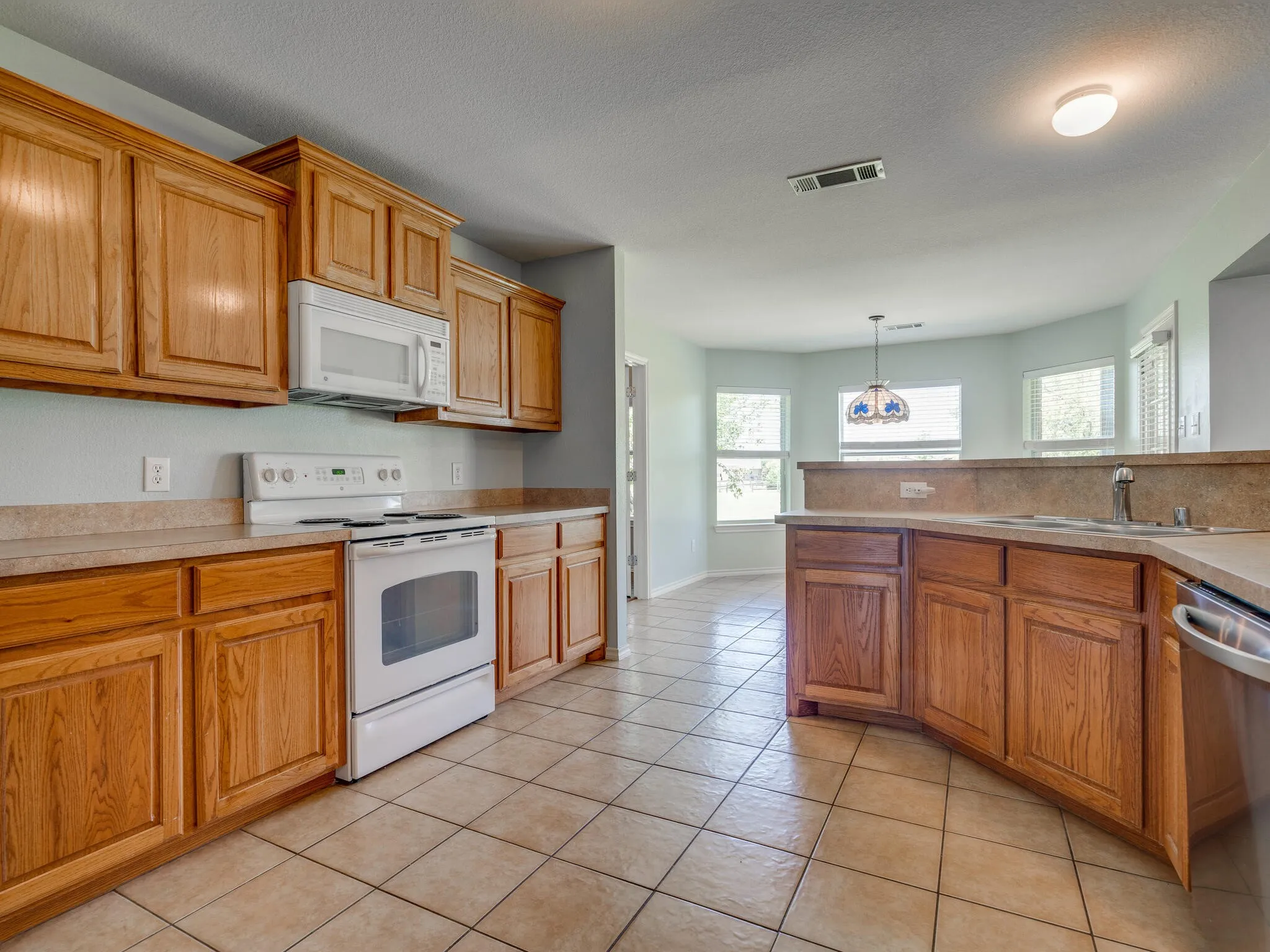 Single Family Residence For Rent in Denton County , 7721 Willow Ridge Drive, Northlake, Texas 76247, 4 Bedroom, 2 Bathroom, 2 Garage spaces, 2,821 Sqft, built in 2006, Preowned, mls#21253380, Real Estate Agent in Northlake, Homes For Rent in Denton county, Homes For Rent in Northlake, Realtor in Northlake Texas, Real Estate Brokerage Independent Realty Texas, Luminita Cordes Realtor