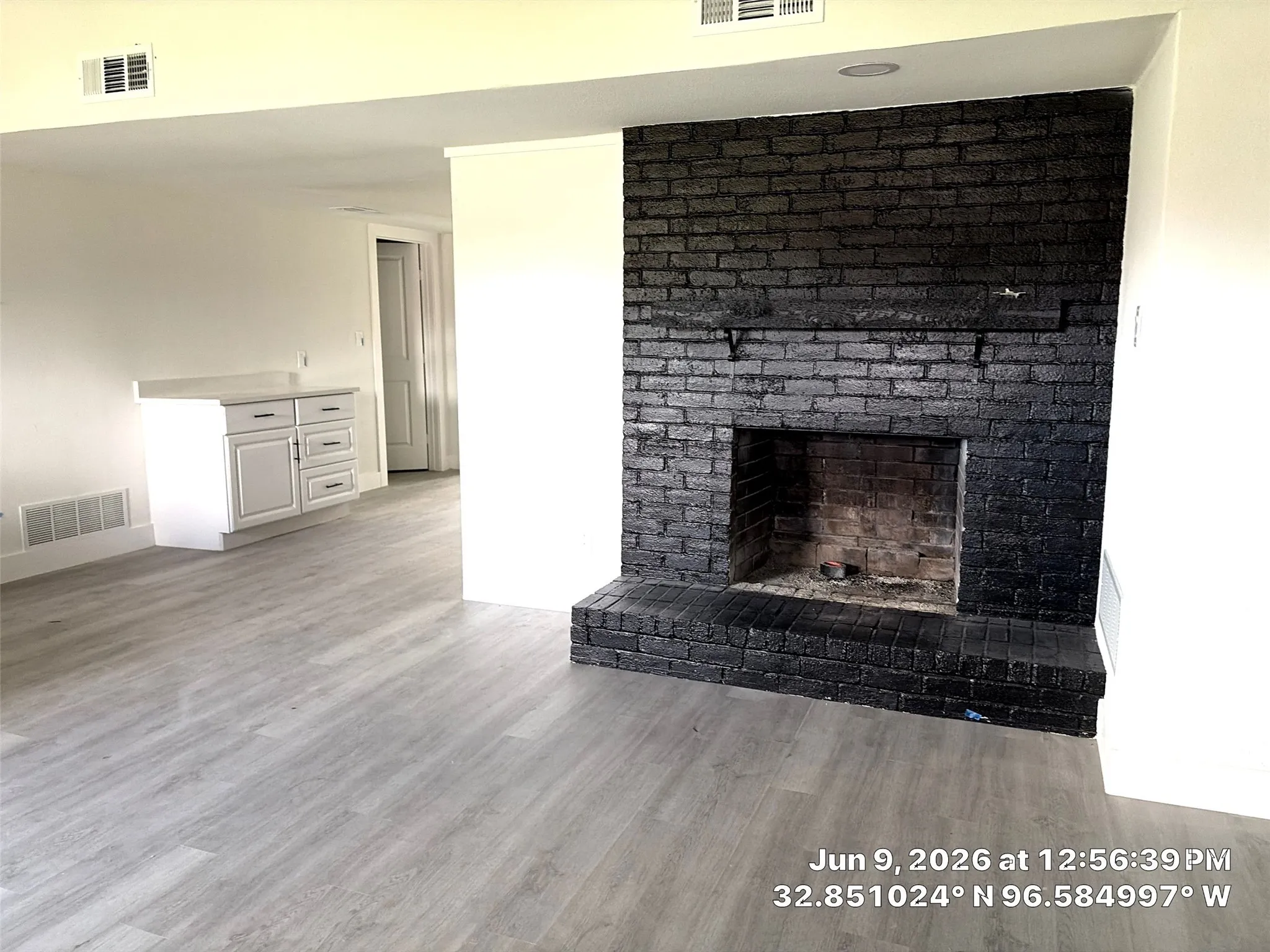 Single Family Residence For Sale in Dallas County , 2814 Bobtown Road, Garland, Texas 75043, 4 Bedroom, 3 Bathroom, 2 Garage spaces, 1,735 Sqft, built in 1974, Preowned, mls#21225656, Real Estate Agent in Garland, Homes For Sale in Dallas county, Homes For Sale in Garland, Realtor in Garland Texas, Real Estate Brokerage Independent Realty Texas, Luminita Cordes Realtor