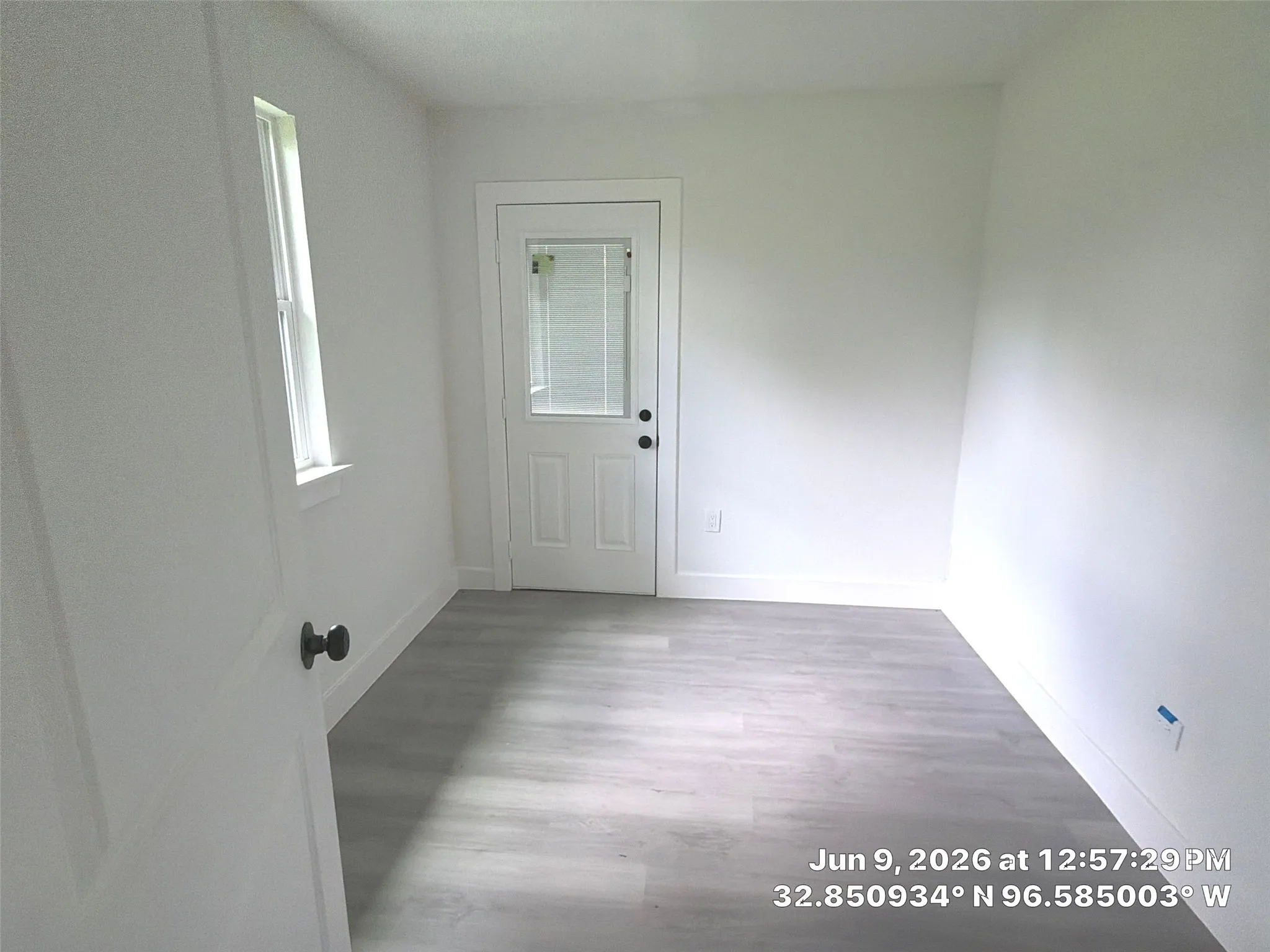 Single Family Residence For Sale in Dallas County , 2814 Bobtown Road, Garland, Texas 75043, 4 Bedroom, 3 Bathroom, 2 Garage spaces, 1,735 Sqft, built in 1974, Preowned, mls#21225656, Real Estate Agent in Garland, Homes For Sale in Dallas county, Homes For Sale in Garland, Realtor in Garland Texas, Real Estate Brokerage Independent Realty Texas, Luminita Cordes Realtor