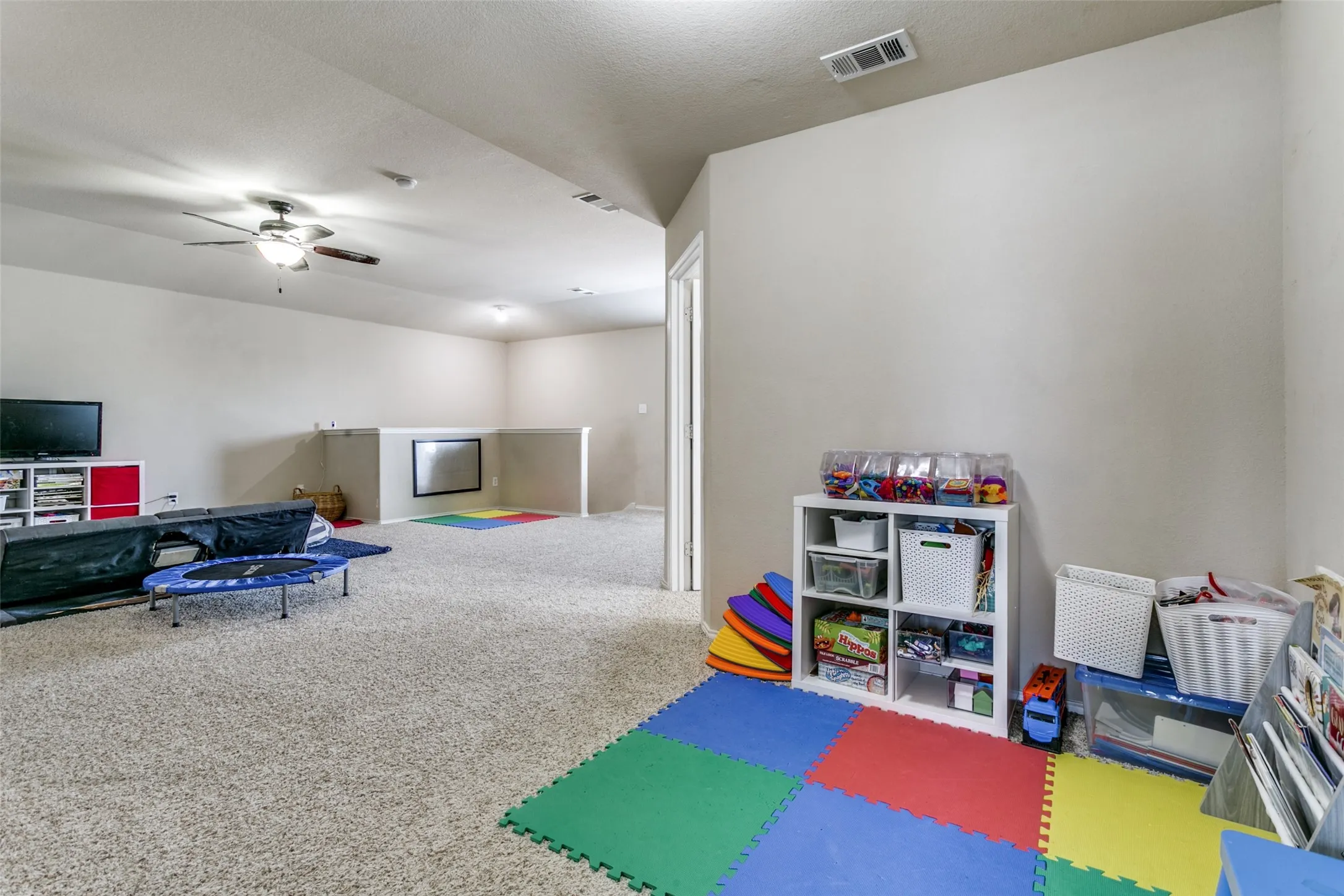 Single Family Residence For Sale in Tarrant County , 1629 Quails Nest Drive, Fort Worth, Texas 76177, 5 Bedrooms, 3 Bathrooms, 2 Garage spaces, 2,889 Sqft, built in 2007, Preowned, Price $390,000, mls#21260158, Real Estate Agent in Fort Worth, Homes For Sale in Tarrant county, Homes For Sale in Fort Worth, Realtor in Fort Worth Texas, Real Estate Brokerage Independent Realty Texas, Luminita Cordes Realtor