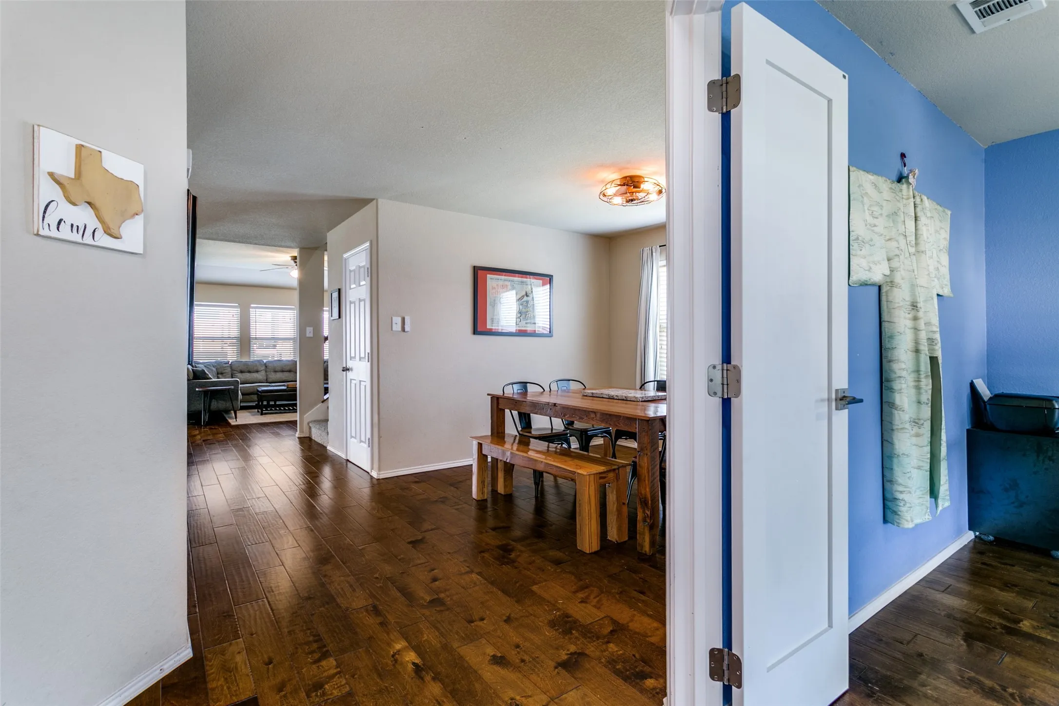 Single Family Residence For Sale in Tarrant County , 1629 Quails Nest Drive, Fort Worth, Texas 76177, 5 Bedrooms, 3 Bathrooms, 2 Garage spaces, 2,889 Sqft, built in 2007, Preowned, Price $390,000, mls#21260158, Real Estate Agent in Fort Worth, Homes For Sale in Tarrant county, Homes For Sale in Fort Worth, Realtor in Fort Worth Texas, Real Estate Brokerage Independent Realty Texas, Luminita Cordes Realtor