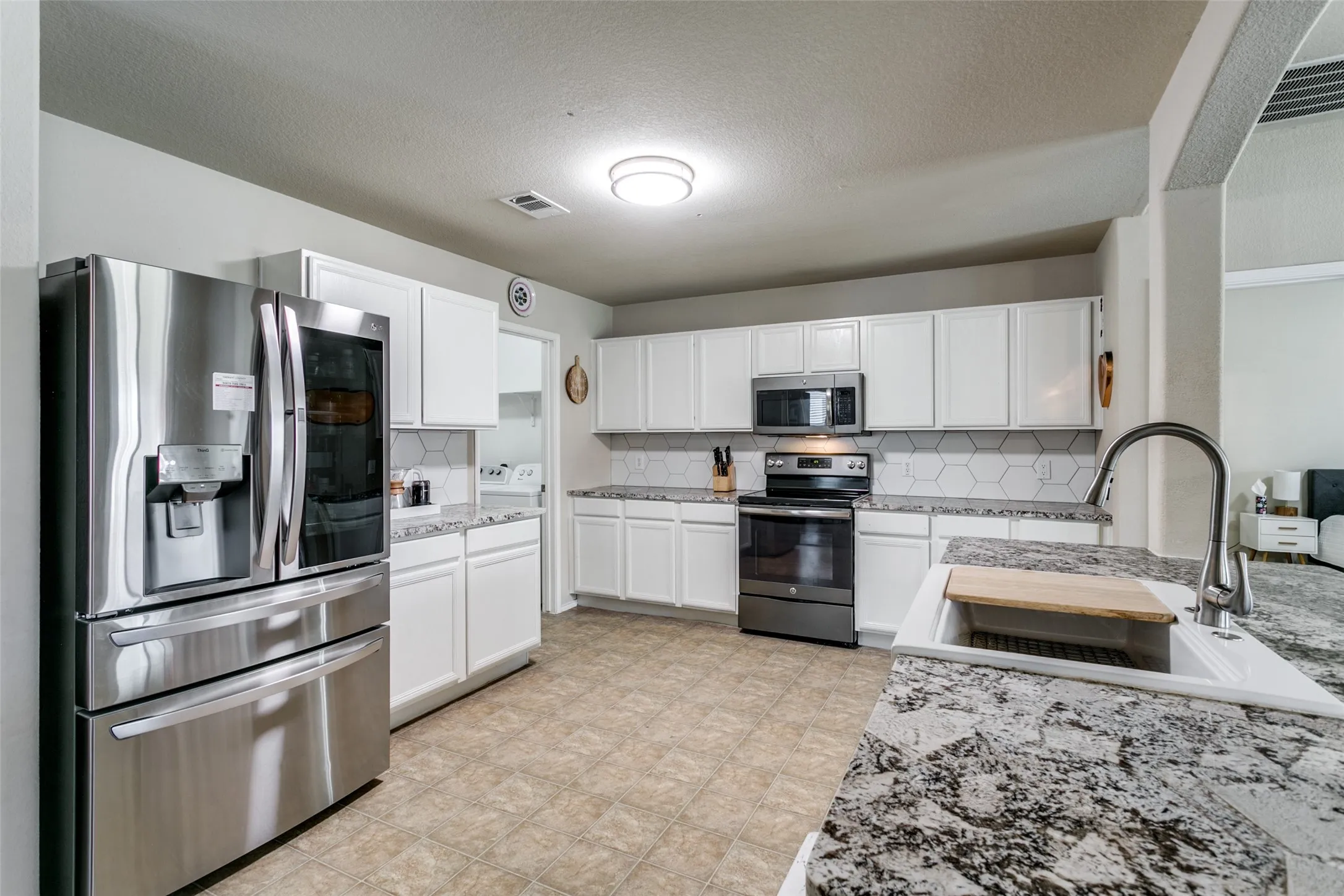 Single Family Residence For Sale in Tarrant County , 1629 Quails Nest Drive, Fort Worth, Texas 76177, 5 Bedrooms, 3 Bathrooms, 2 Garage spaces, 2,889 Sqft, built in 2007, Preowned, Price $390,000, mls#21260158, Real Estate Agent in Fort Worth, Homes For Sale in Tarrant county, Homes For Sale in Fort Worth, Realtor in Fort Worth Texas, Real Estate Brokerage Independent Realty Texas, Luminita Cordes Realtor