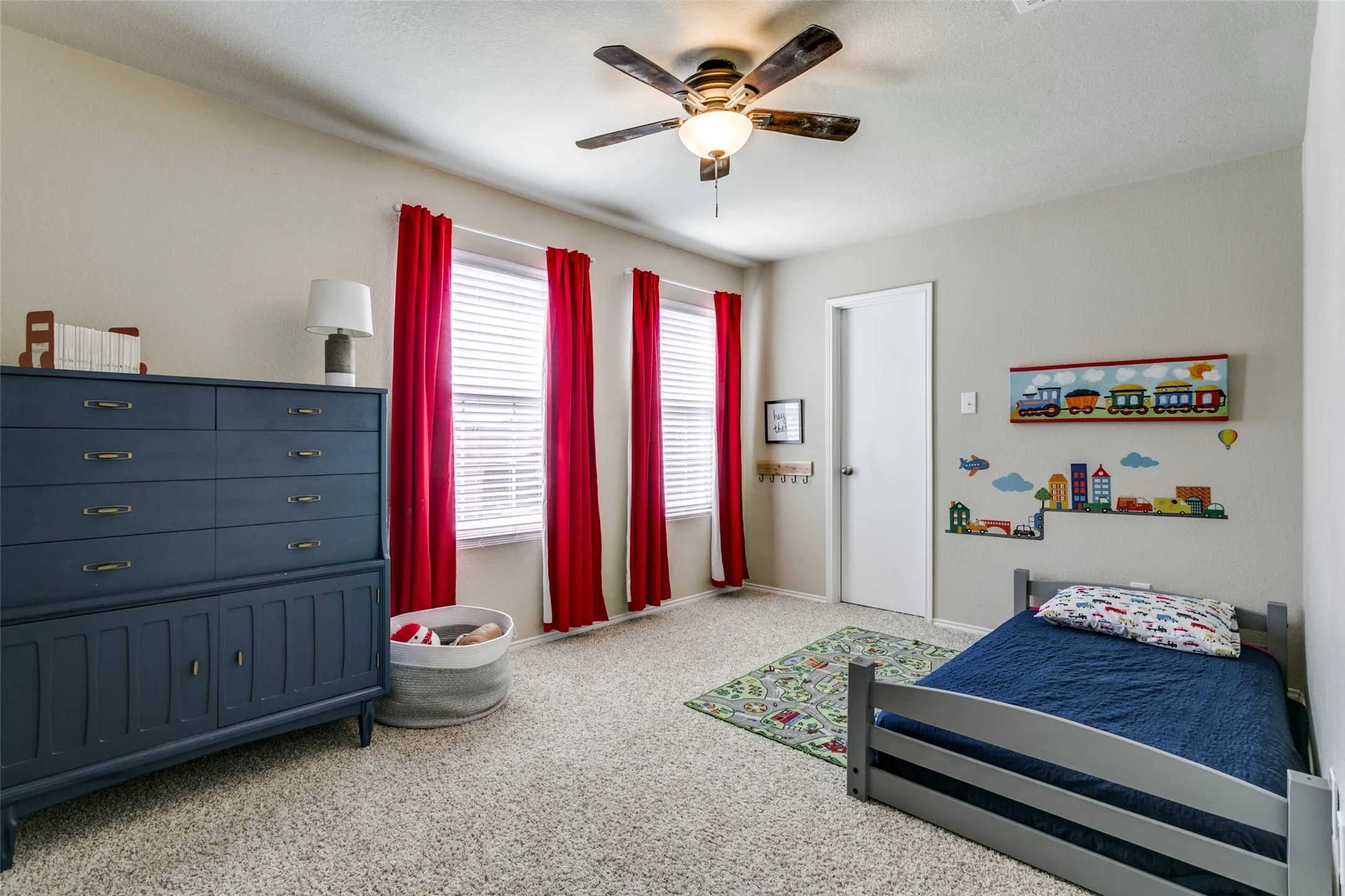 Single Family Residence For Sale in Tarrant County , 1629 Quails Nest Drive, Fort Worth, Texas 76177, 5 Bedrooms, 3 Bathrooms, 2 Garage spaces, 2,889 Sqft, built in 2007, Preowned, Price $390,000, mls#21260158, Real Estate Agent in Fort Worth, Homes For Sale in Tarrant county, Homes For Sale in Fort Worth, Realtor in Fort Worth Texas, Real Estate Brokerage Independent Realty Texas, Luminita Cordes Realtor