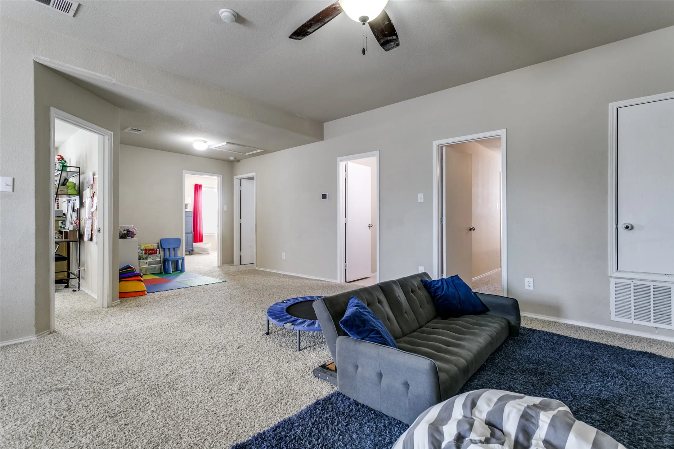 Single Family Residence For Sale in Tarrant County , 1629 Quails Nest Drive, Fort Worth, Texas 76177, 5 Bedrooms, 3 Bathrooms, 2 Garage spaces, 2,889 Sqft, built in 2007, Preowned, Price $390,000, mls#21260158, Real Estate Agent in Fort Worth, Homes For Sale in Tarrant county, Homes For Sale in Fort Worth, Realtor in Fort Worth Texas, Real Estate Brokerage Independent Realty Texas, Luminita Cordes Realtor