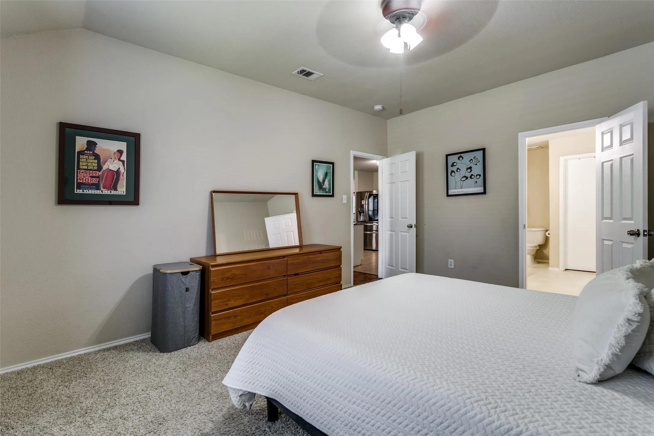 Single Family Residence For Sale in Tarrant County , 1629 Quails Nest Drive, Fort Worth, Texas 76177, 5 Bedrooms, 3 Bathrooms, 2 Garage spaces, 2,889 Sqft, built in 2007, Preowned, Price $390,000, mls#21260158, Real Estate Agent in Fort Worth, Homes For Sale in Tarrant county, Homes For Sale in Fort Worth, Realtor in Fort Worth Texas, Real Estate Brokerage Independent Realty Texas, Luminita Cordes Realtor