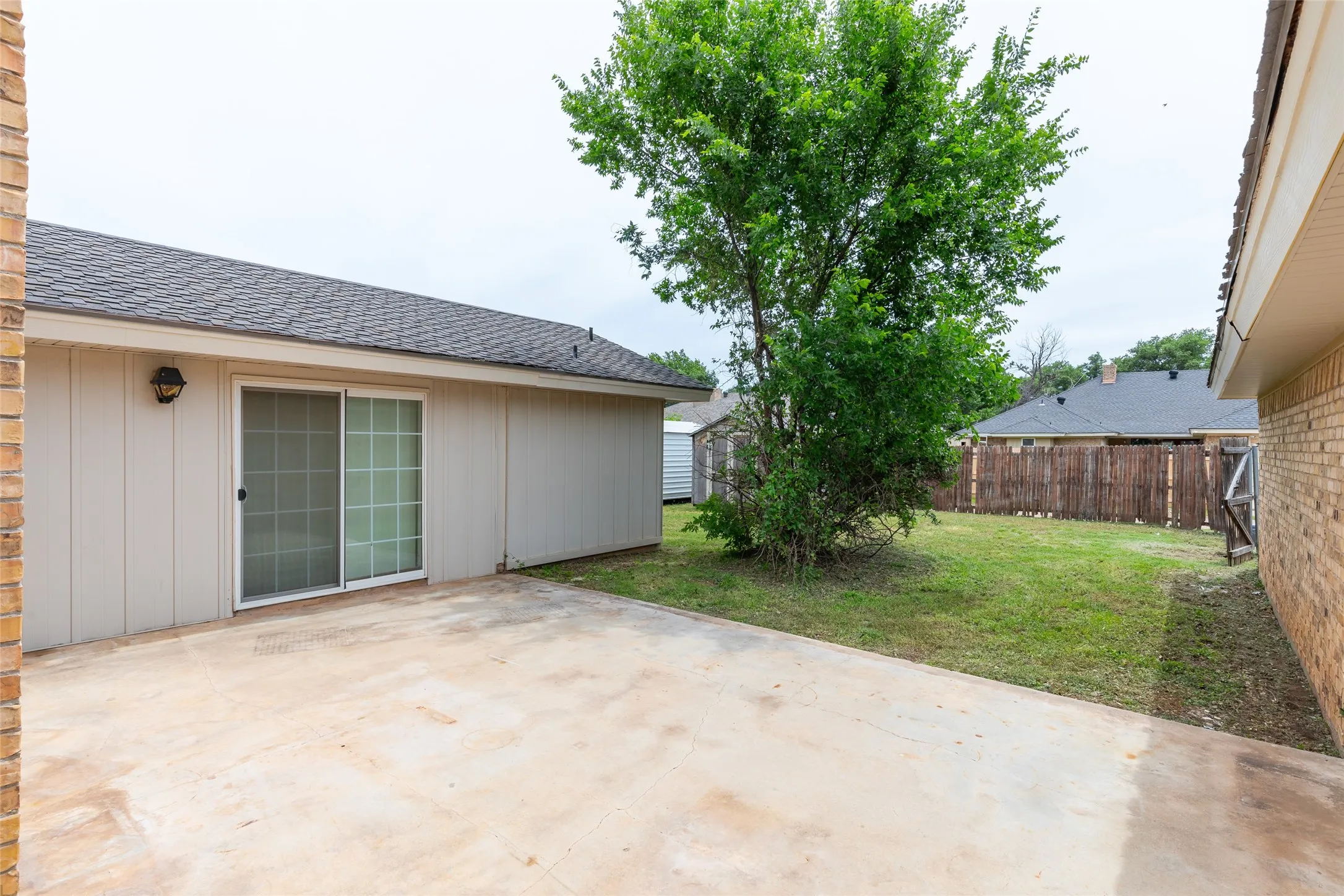 Single Family Residence For Sale in Taylor County , 3265 Woodhollow Circle, Abilene, Texas 79606, 3 Bedroom, 3 Bathroom, 2 Garage spaces, 2,055 Sqft, built in 1978, Preowned, mls#21259134, Real Estate Agent in Abilene, Homes For Sale in Taylor county, Homes For Sale in Abilene, Realtor in Abilene Texas, Real Estate Brokerage Independent Realty Texas, Luminita Cordes Realtor