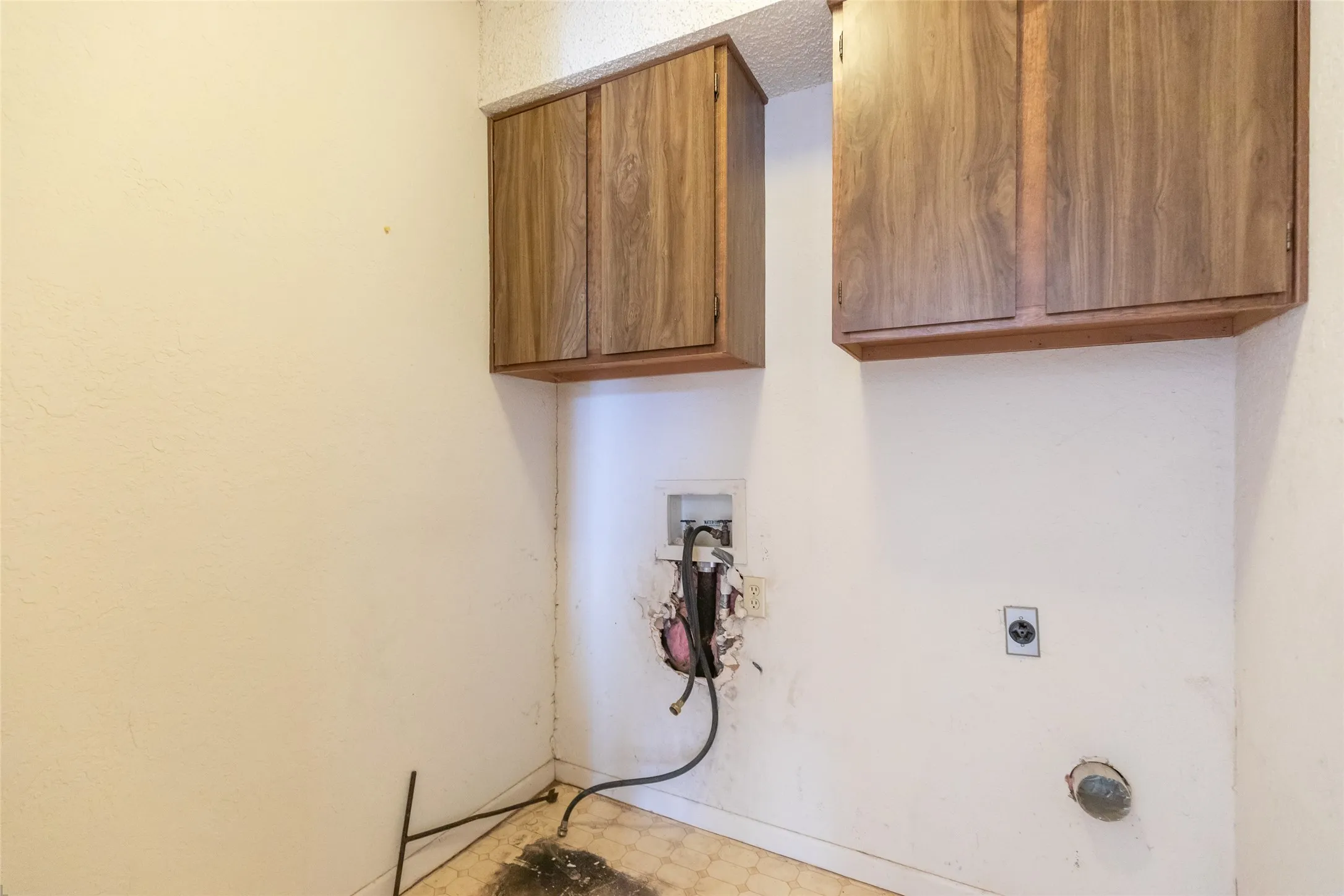 Single Family Residence For Sale in Taylor County , 3265 Woodhollow Circle, Abilene, Texas 79606, 3 Bedroom, 3 Bathroom, 2 Garage spaces, 2,055 Sqft, built in 1978, Preowned, mls#21259134, Real Estate Agent in Abilene, Homes For Sale in Taylor county, Homes For Sale in Abilene, Realtor in Abilene Texas, Real Estate Brokerage Independent Realty Texas, Luminita Cordes Realtor