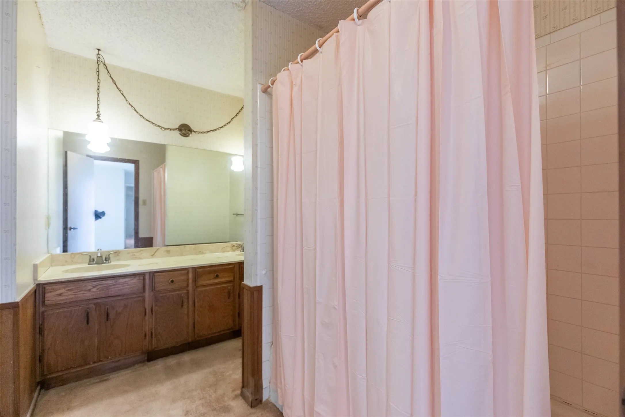 Single Family Residence For Sale in Taylor County , 3265 Woodhollow Circle, Abilene, Texas 79606, 3 Bedroom, 3 Bathroom, 2 Garage spaces, 2,055 Sqft, built in 1978, Preowned, mls#21259134, Real Estate Agent in Abilene, Homes For Sale in Taylor county, Homes For Sale in Abilene, Realtor in Abilene Texas, Real Estate Brokerage Independent Realty Texas, Luminita Cordes Realtor