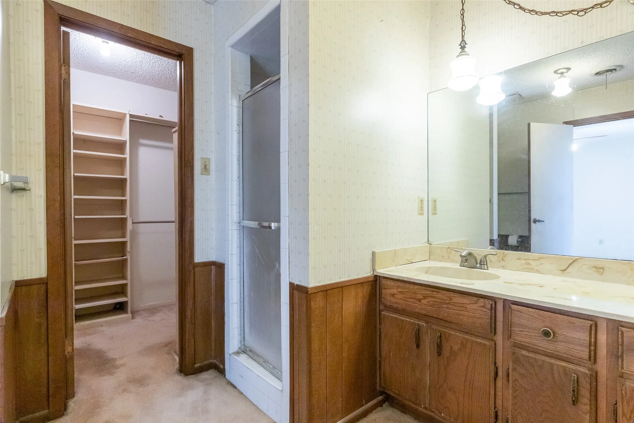 Single Family Residence For Sale in Taylor County , 3265 Woodhollow Circle, Abilene, Texas 79606, 3 Bedroom, 3 Bathroom, 2 Garage spaces, 2,055 Sqft, built in 1978, Preowned, mls#21259134, Real Estate Agent in Abilene, Homes For Sale in Taylor county, Homes For Sale in Abilene, Realtor in Abilene Texas, Real Estate Brokerage Independent Realty Texas, Luminita Cordes Realtor