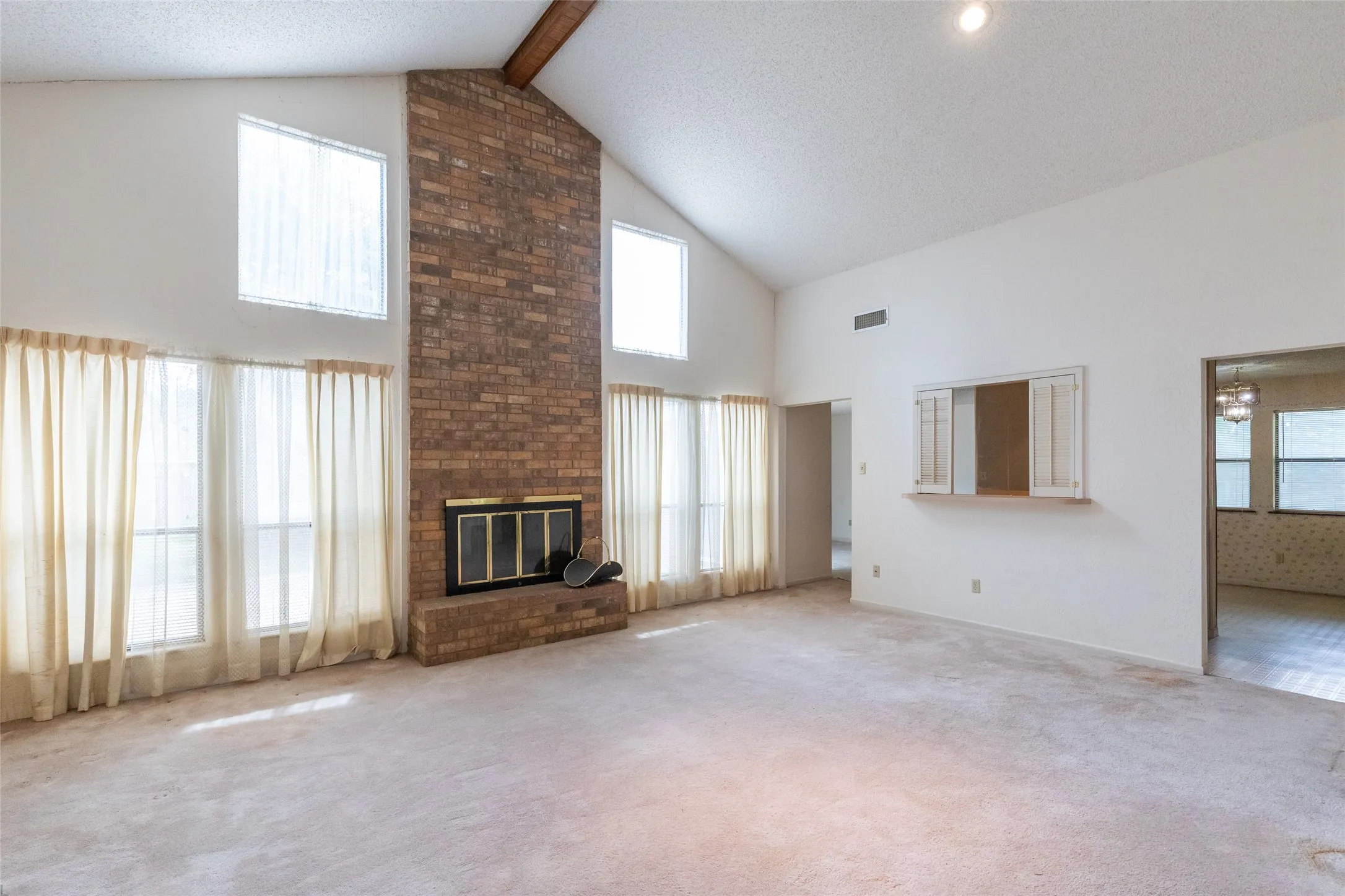 Single Family Residence For Sale in Taylor County , 3265 Woodhollow Circle, Abilene, Texas 79606, 3 Bedroom, 3 Bathroom, 2 Garage spaces, 2,055 Sqft, built in 1978, Preowned, mls#21259134, Real Estate Agent in Abilene, Homes For Sale in Taylor county, Homes For Sale in Abilene, Realtor in Abilene Texas, Real Estate Brokerage Independent Realty Texas, Luminita Cordes Realtor