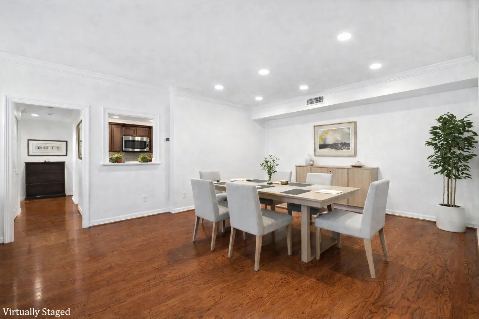 Condominium For Sale in Dallas County , 5200 Keller Springs Road 1322, Dallas, Texas 75248, 2 Bedroom, 2 Bathroom, 1 Garage spaces, 2,006 Sqft, built in 1981, Preowned, mls#21260110, Real Estate Agent in Dallas, Homes For Sale in Dallas county, Homes For Sale in Dallas, Realtor in Dallas Texas, Real Estate Brokerage Independent Realty Texas, Luminita Cordes Realtor