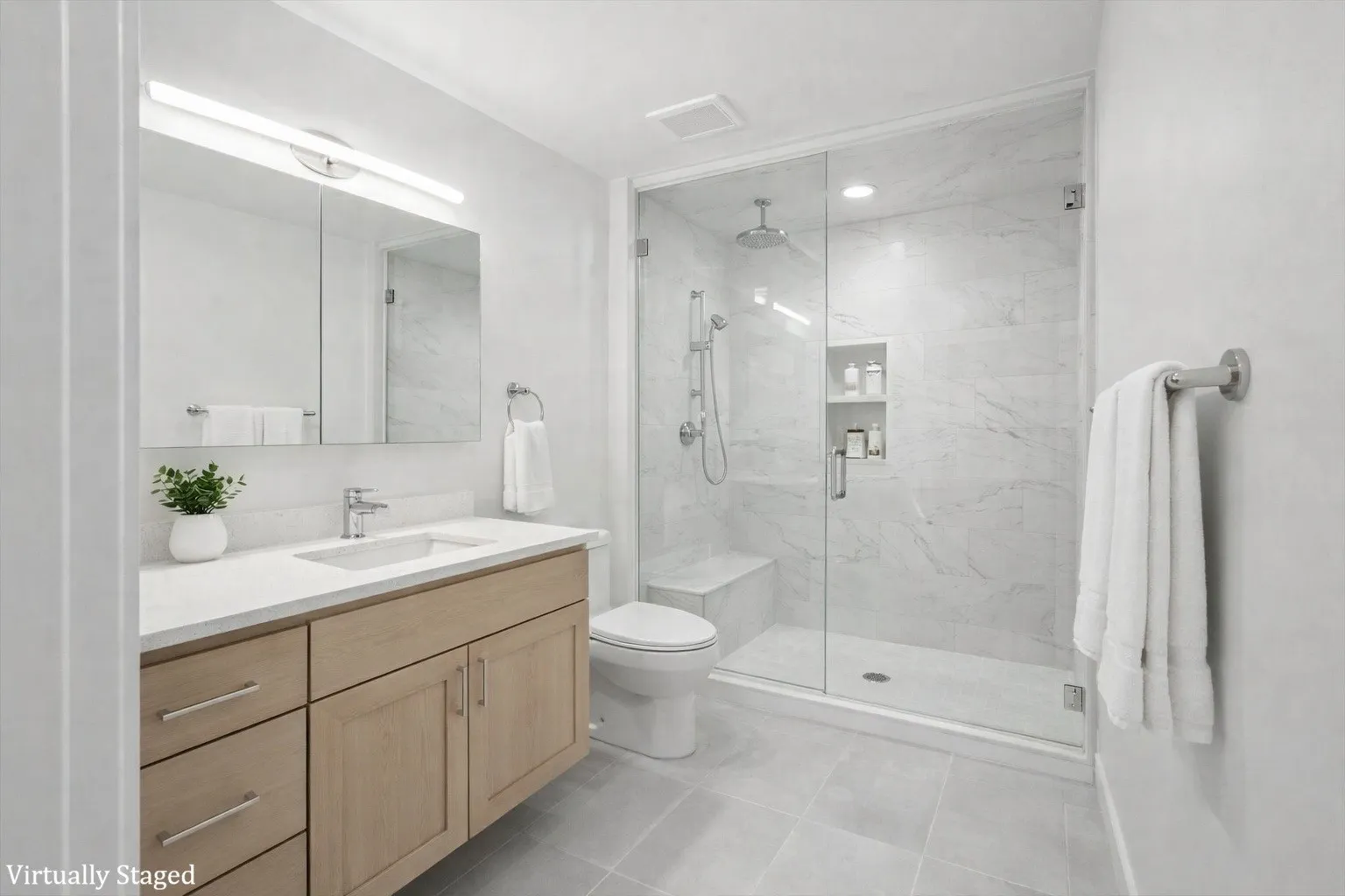 Condominium For Sale in Dallas County , 5200 Keller Springs Road 1322, Dallas, Texas 75248, 2 Bedroom, 2 Bathroom, 1 Garage spaces, 2,006 Sqft, built in 1981, Preowned, mls#21260110, Real Estate Agent in Dallas, Homes For Sale in Dallas county, Homes For Sale in Dallas, Realtor in Dallas Texas, Real Estate Brokerage Independent Realty Texas, Luminita Cordes Realtor