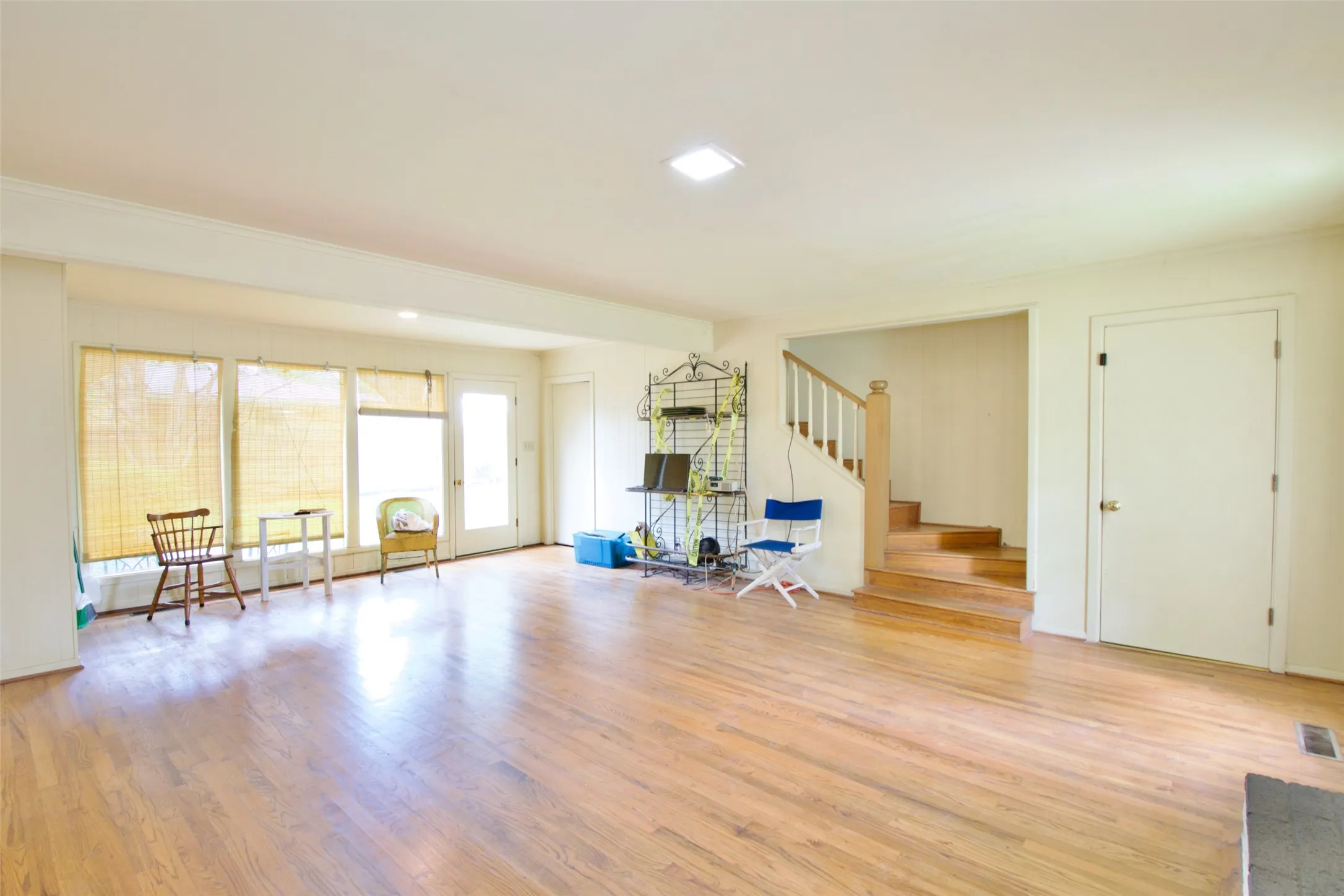 Single Family Residence For Sale in Mc Lennan County , 4901 Pine Avenue, Waco, Texas 76710, 4 Bedroom, 3 Bathroom, Garage spaces, 2,566 Sqft, built in 1956, mls#21258449, Real Estate Agent in Waco, Homes For Sale in Mc Lennan county, Homes For Sale in Waco, Realtor in Waco Texas, Real Estate Brokerage Independent Realty Texas, Luminita Cordes Realtor