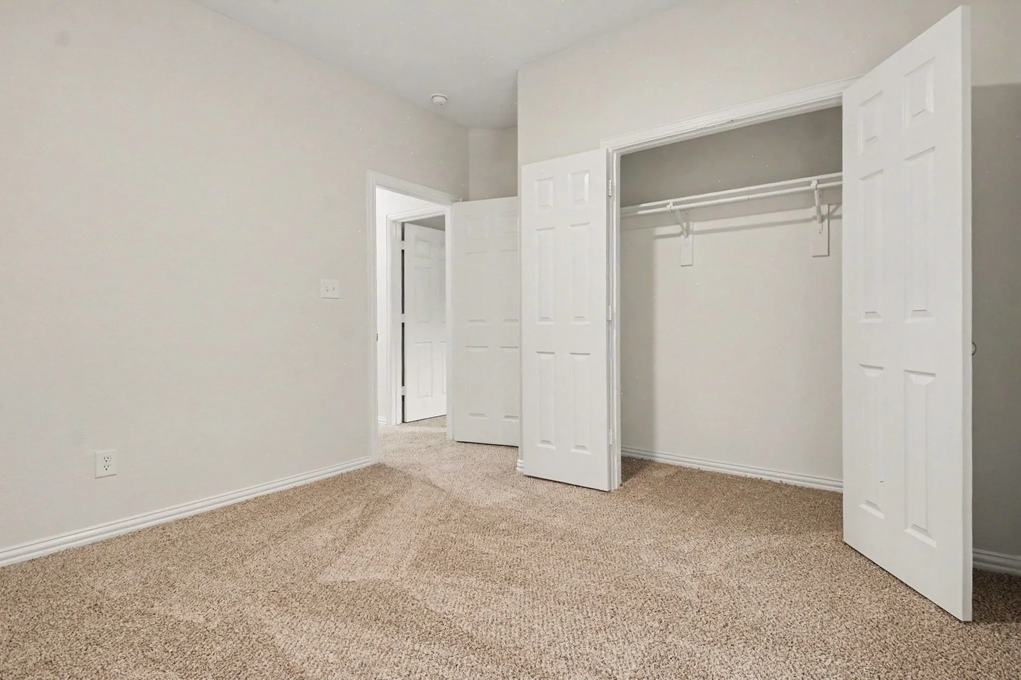 Single Family Residence For Sale in Collin County , 505 Creekside Drive, Princeton, Texas 75407, 4 Bedroom, 2 Bathroom, 2 Garage spaces, 1,938 Sqft, built in 2006, Preowned, mls#21259764, Real Estate Agent in Princeton, Homes For Sale in Collin county, Homes For Sale in Princeton, Realtor in Princeton Texas, Real Estate Brokerage Independent Realty Texas, Luminita Cordes Realtor