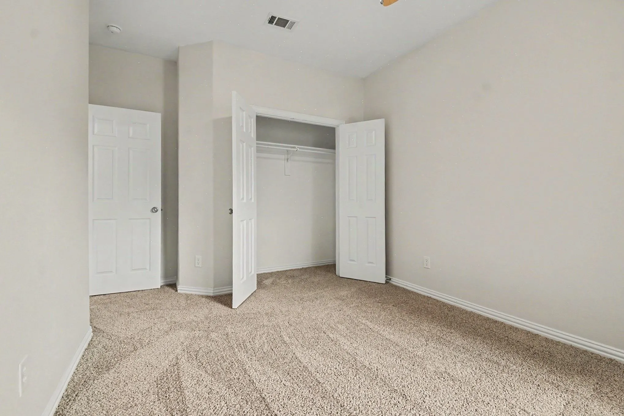 Single Family Residence For Sale in Collin County , 505 Creekside Drive, Princeton, Texas 75407, 4 Bedroom, 2 Bathroom, 2 Garage spaces, 1,938 Sqft, built in 2006, Preowned, mls#21259764, Real Estate Agent in Princeton, Homes For Sale in Collin county, Homes For Sale in Princeton, Realtor in Princeton Texas, Real Estate Brokerage Independent Realty Texas, Luminita Cordes Realtor