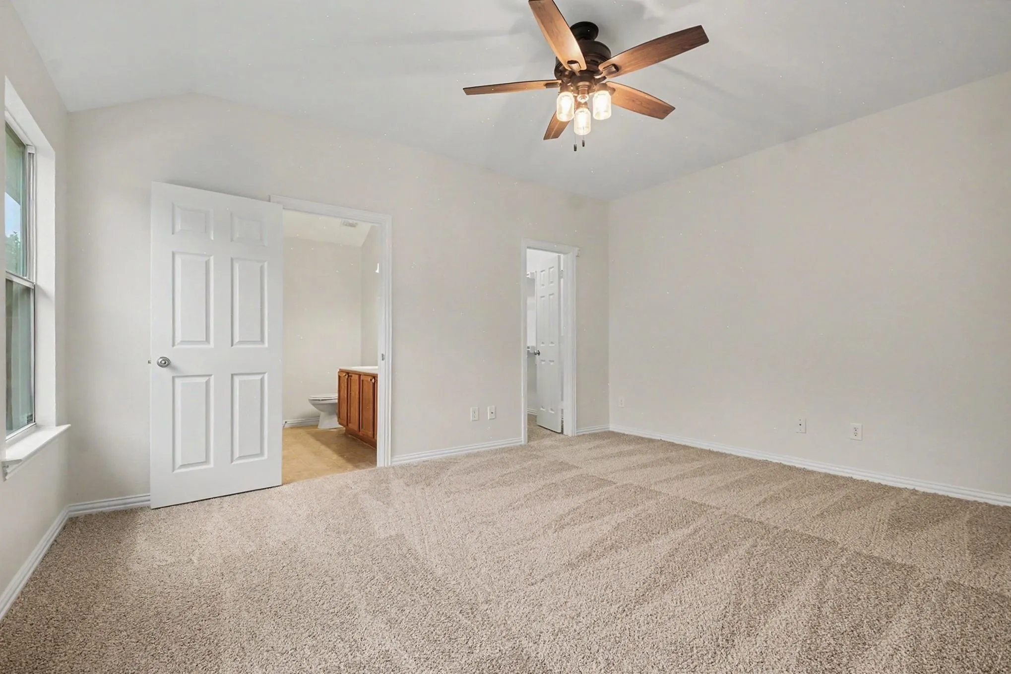 Single Family Residence For Sale in Collin County , 505 Creekside Drive, Princeton, Texas 75407, 4 Bedroom, 2 Bathroom, 2 Garage spaces, 1,938 Sqft, built in 2006, Preowned, mls#21259764, Real Estate Agent in Princeton, Homes For Sale in Collin county, Homes For Sale in Princeton, Realtor in Princeton Texas, Real Estate Brokerage Independent Realty Texas, Luminita Cordes Realtor