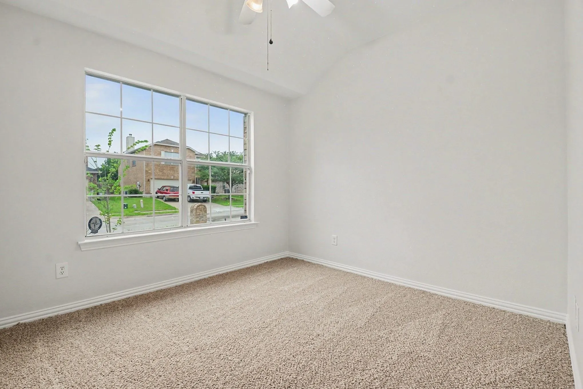 Single Family Residence For Sale in Collin County , 505 Creekside Drive, Princeton, Texas 75407, 4 Bedroom, 2 Bathroom, 2 Garage spaces, 1,938 Sqft, built in 2006, Preowned, mls#21259764, Real Estate Agent in Princeton, Homes For Sale in Collin county, Homes For Sale in Princeton, Realtor in Princeton Texas, Real Estate Brokerage Independent Realty Texas, Luminita Cordes Realtor