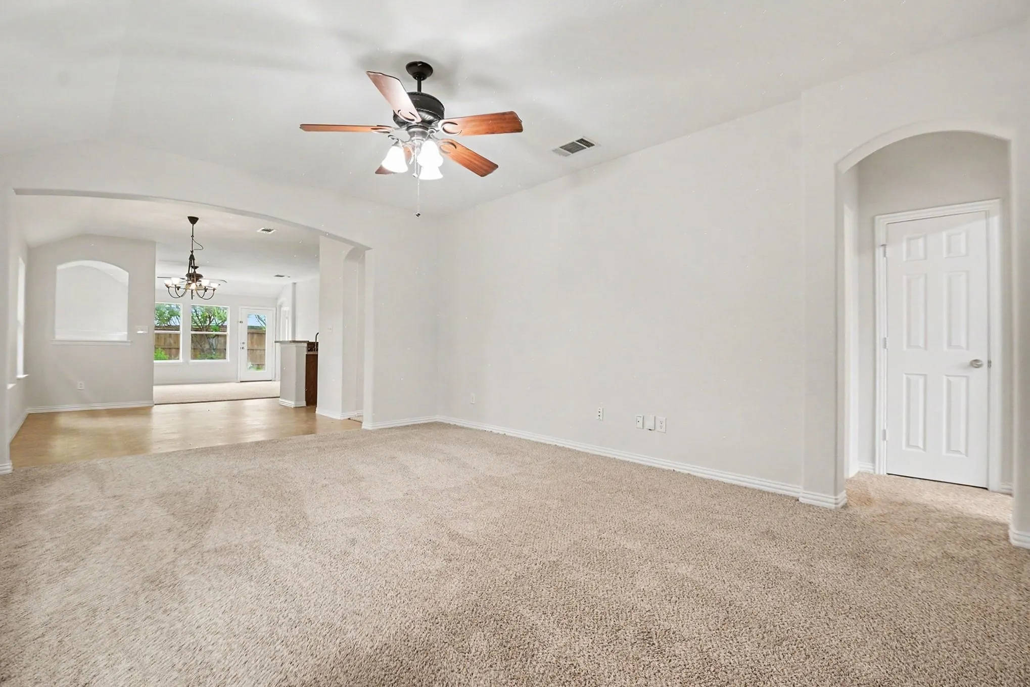 Single Family Residence For Sale in Collin County , 505 Creekside Drive, Princeton, Texas 75407, 4 Bedroom, 2 Bathroom, 2 Garage spaces, 1,938 Sqft, built in 2006, Preowned, mls#21259764, Real Estate Agent in Princeton, Homes For Sale in Collin county, Homes For Sale in Princeton, Realtor in Princeton Texas, Real Estate Brokerage Independent Realty Texas, Luminita Cordes Realtor