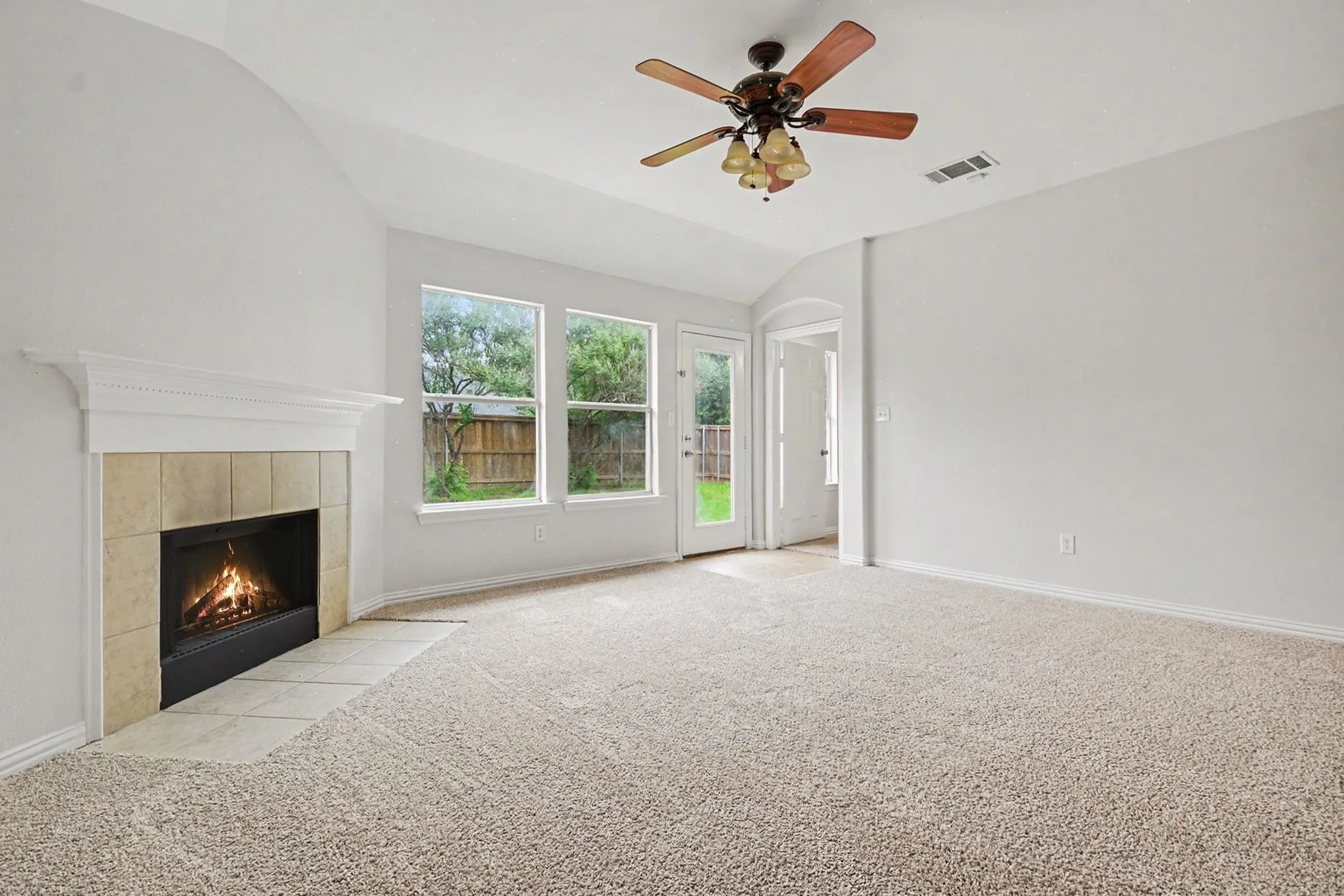Single Family Residence For Sale in Collin County , 505 Creekside Drive, Princeton, Texas 75407, 4 Bedroom, 2 Bathroom, 2 Garage spaces, 1,938 Sqft, built in 2006, Preowned, mls#21259764, Real Estate Agent in Princeton, Homes For Sale in Collin county, Homes For Sale in Princeton, Realtor in Princeton Texas, Real Estate Brokerage Independent Realty Texas, Luminita Cordes Realtor