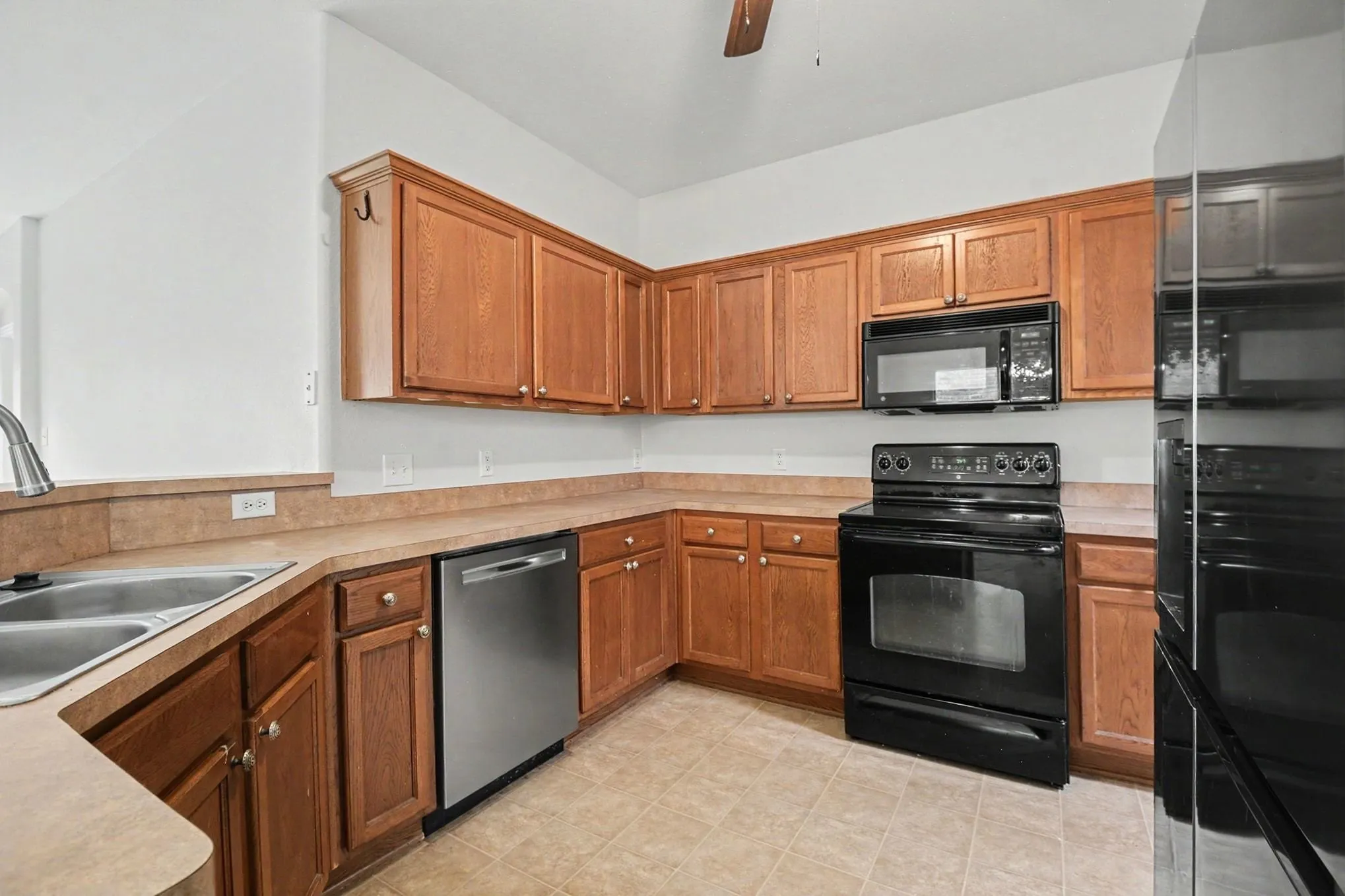 Single Family Residence For Sale in Collin County , 505 Creekside Drive, Princeton, Texas 75407, 4 Bedroom, 2 Bathroom, 2 Garage spaces, 1,938 Sqft, built in 2006, Preowned, mls#21259764, Real Estate Agent in Princeton, Homes For Sale in Collin county, Homes For Sale in Princeton, Realtor in Princeton Texas, Real Estate Brokerage Independent Realty Texas, Luminita Cordes Realtor