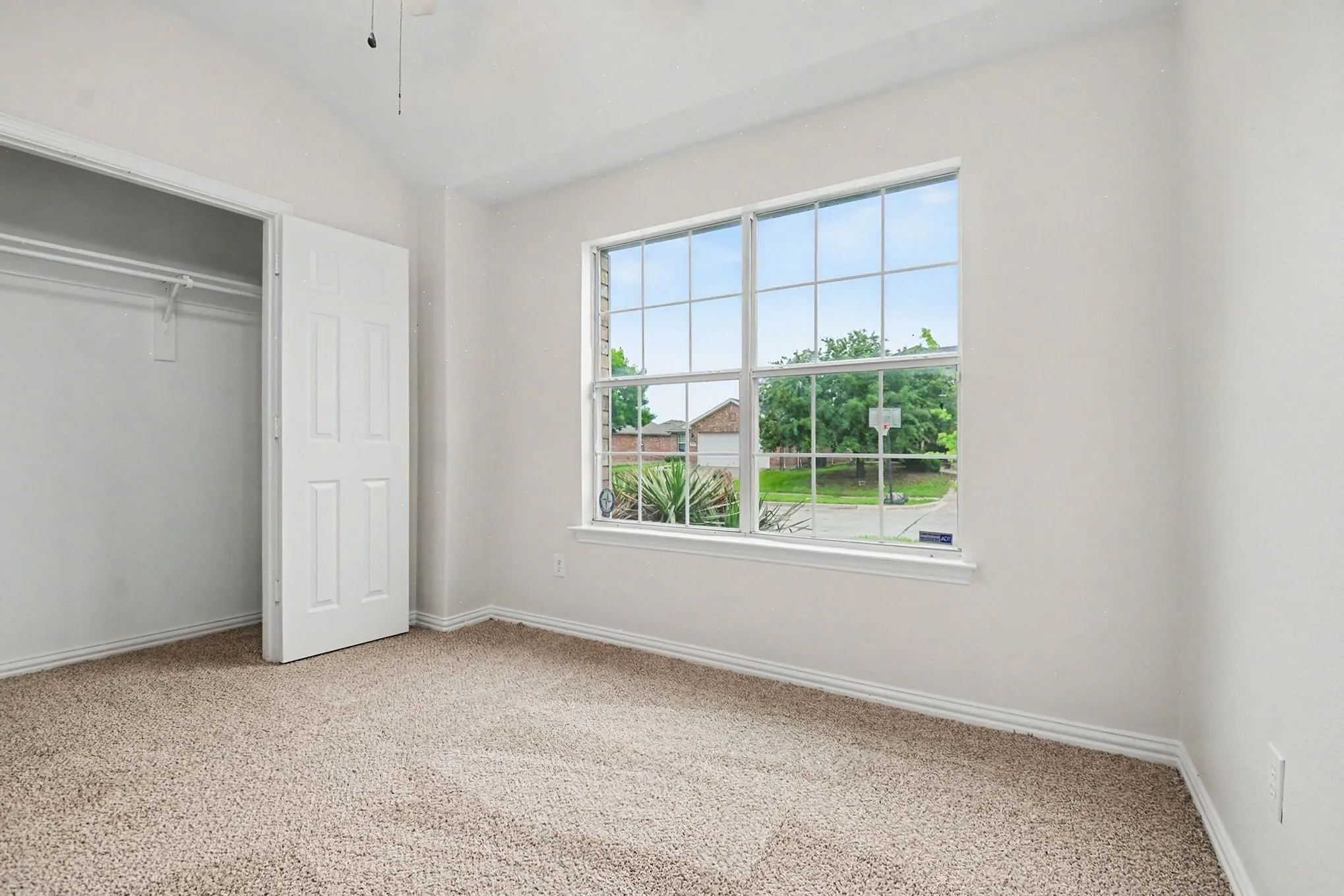 Single Family Residence For Sale in Collin County , 505 Creekside Drive, Princeton, Texas 75407, 4 Bedroom, 2 Bathroom, 2 Garage spaces, 1,938 Sqft, built in 2006, Preowned, mls#21259764, Real Estate Agent in Princeton, Homes For Sale in Collin county, Homes For Sale in Princeton, Realtor in Princeton Texas, Real Estate Brokerage Independent Realty Texas, Luminita Cordes Realtor
