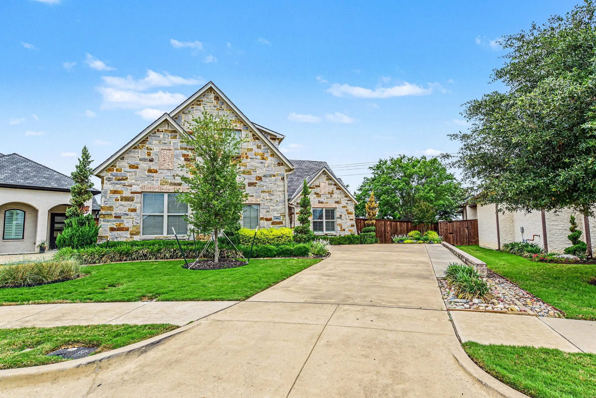 Single Family Residence For Sale in Ellis County , 2401 Prestwick Drive, Midlothian, Texas 76065, 3 Bedroom, 3 Bathroom, 2 Garage spaces, 2,437 Sqft, built in 2018, mls#21260049, Real Estate Agent in Midlothian, Homes For Sale in Ellis county, Homes For Sale in Midlothian, Realtor in Midlothian Texas, Real Estate Brokerage Independent Realty Texas, Luminita Cordes Realtor