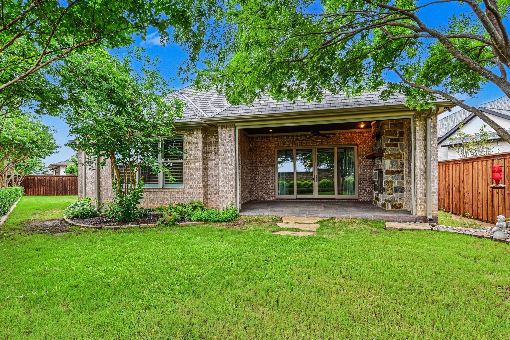 Single Family Residence For Sale in Ellis County , 2401 Prestwick Drive, Midlothian, Texas 76065, 3 Bedroom, 3 Bathroom, 2 Garage spaces, 2,437 Sqft, built in 2018, mls#21260049, Real Estate Agent in Midlothian, Homes For Sale in Ellis county, Homes For Sale in Midlothian, Realtor in Midlothian Texas, Real Estate Brokerage Independent Realty Texas, Luminita Cordes Realtor