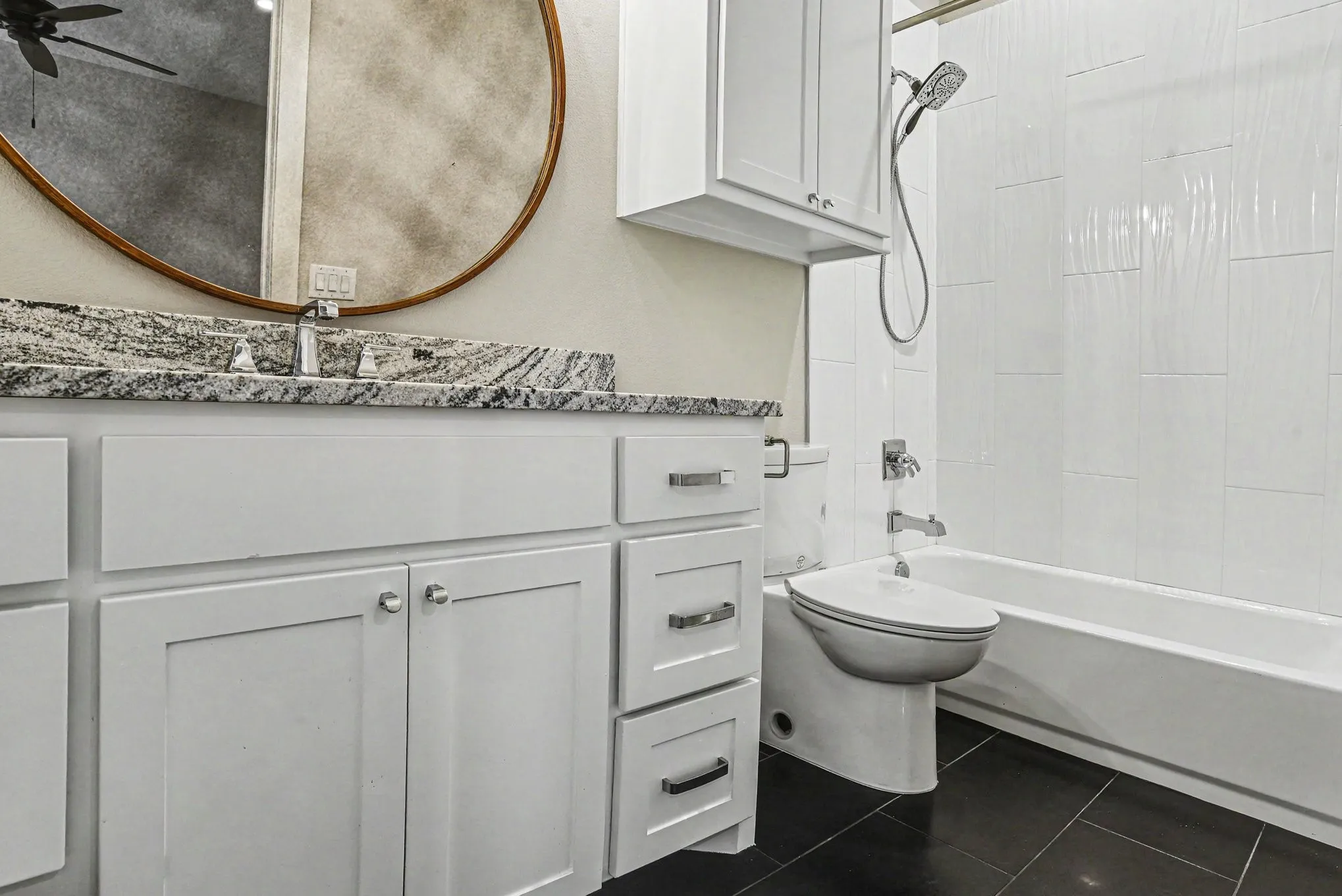 Single Family Residence For Sale in Ellis County , 2401 Prestwick Drive, Midlothian, Texas 76065, 3 Bedroom, 3 Bathroom, 2 Garage spaces, 2,437 Sqft, built in 2018, mls#21260049, Real Estate Agent in Midlothian, Homes For Sale in Ellis county, Homes For Sale in Midlothian, Realtor in Midlothian Texas, Real Estate Brokerage Independent Realty Texas, Luminita Cordes Realtor