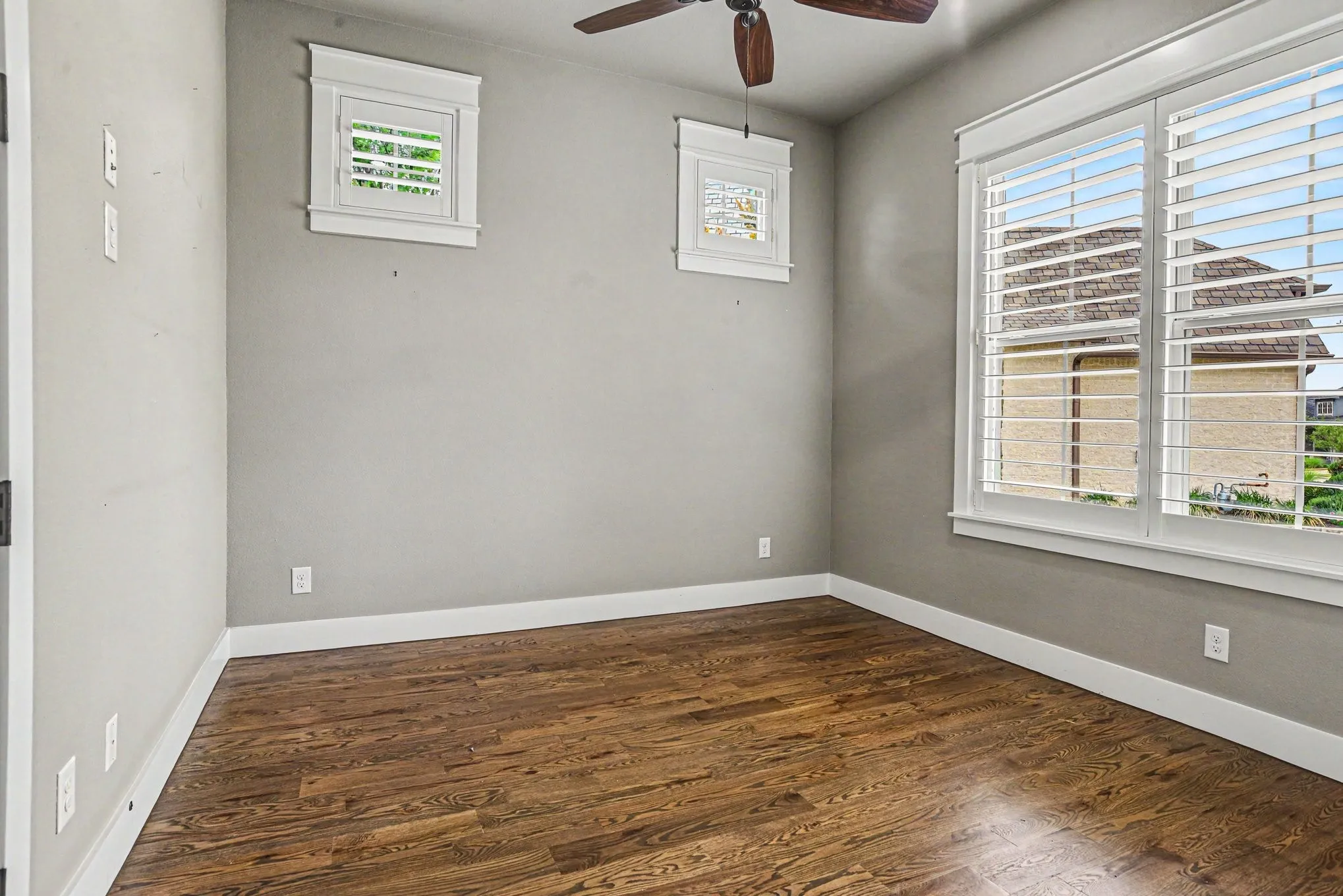 Single Family Residence For Sale in Ellis County , 2401 Prestwick Drive, Midlothian, Texas 76065, 3 Bedroom, 3 Bathroom, 2 Garage spaces, 2,437 Sqft, built in 2018, mls#21260049, Real Estate Agent in Midlothian, Homes For Sale in Ellis county, Homes For Sale in Midlothian, Realtor in Midlothian Texas, Real Estate Brokerage Independent Realty Texas, Luminita Cordes Realtor