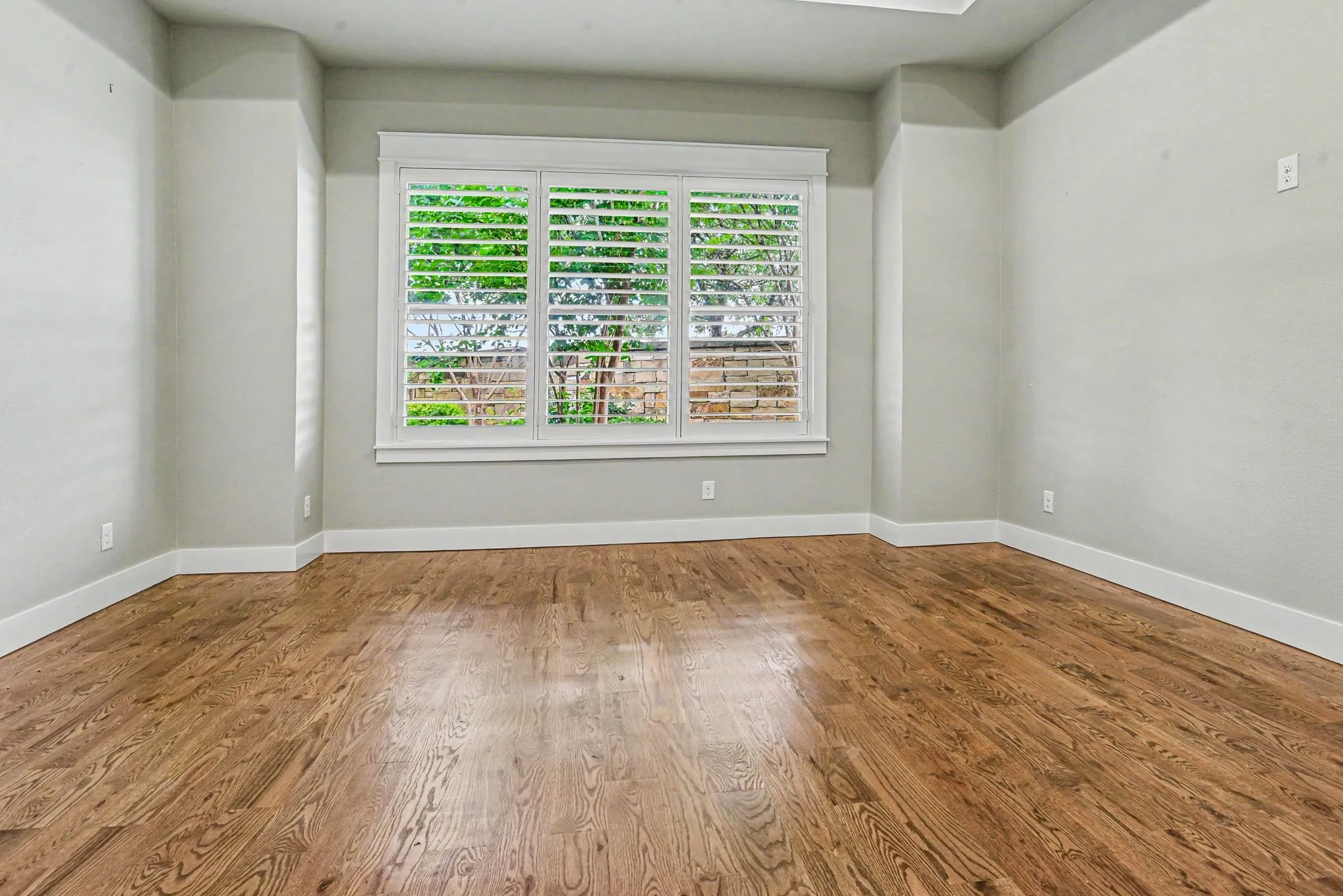 Single Family Residence For Sale in Ellis County , 2401 Prestwick Drive, Midlothian, Texas 76065, 3 Bedroom, 3 Bathroom, 2 Garage spaces, 2,437 Sqft, built in 2018, mls#21260049, Real Estate Agent in Midlothian, Homes For Sale in Ellis county, Homes For Sale in Midlothian, Realtor in Midlothian Texas, Real Estate Brokerage Independent Realty Texas, Luminita Cordes Realtor