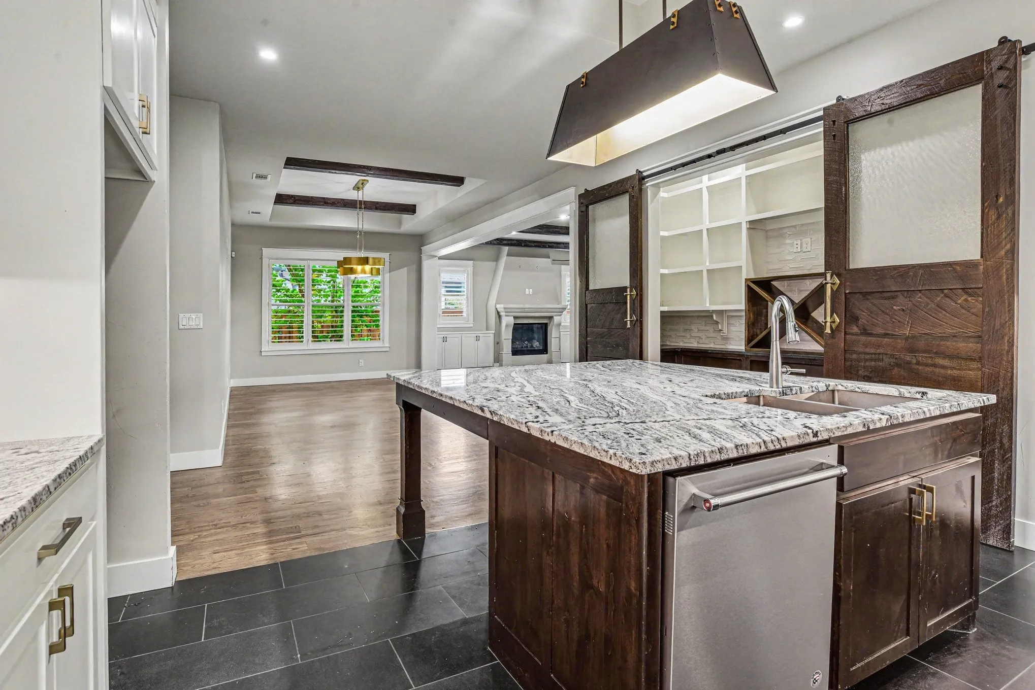 Single Family Residence For Sale in Ellis County , 2401 Prestwick Drive, Midlothian, Texas 76065, 3 Bedroom, 3 Bathroom, 2 Garage spaces, 2,437 Sqft, built in 2018, mls#21260049, Real Estate Agent in Midlothian, Homes For Sale in Ellis county, Homes For Sale in Midlothian, Realtor in Midlothian Texas, Real Estate Brokerage Independent Realty Texas, Luminita Cordes Realtor