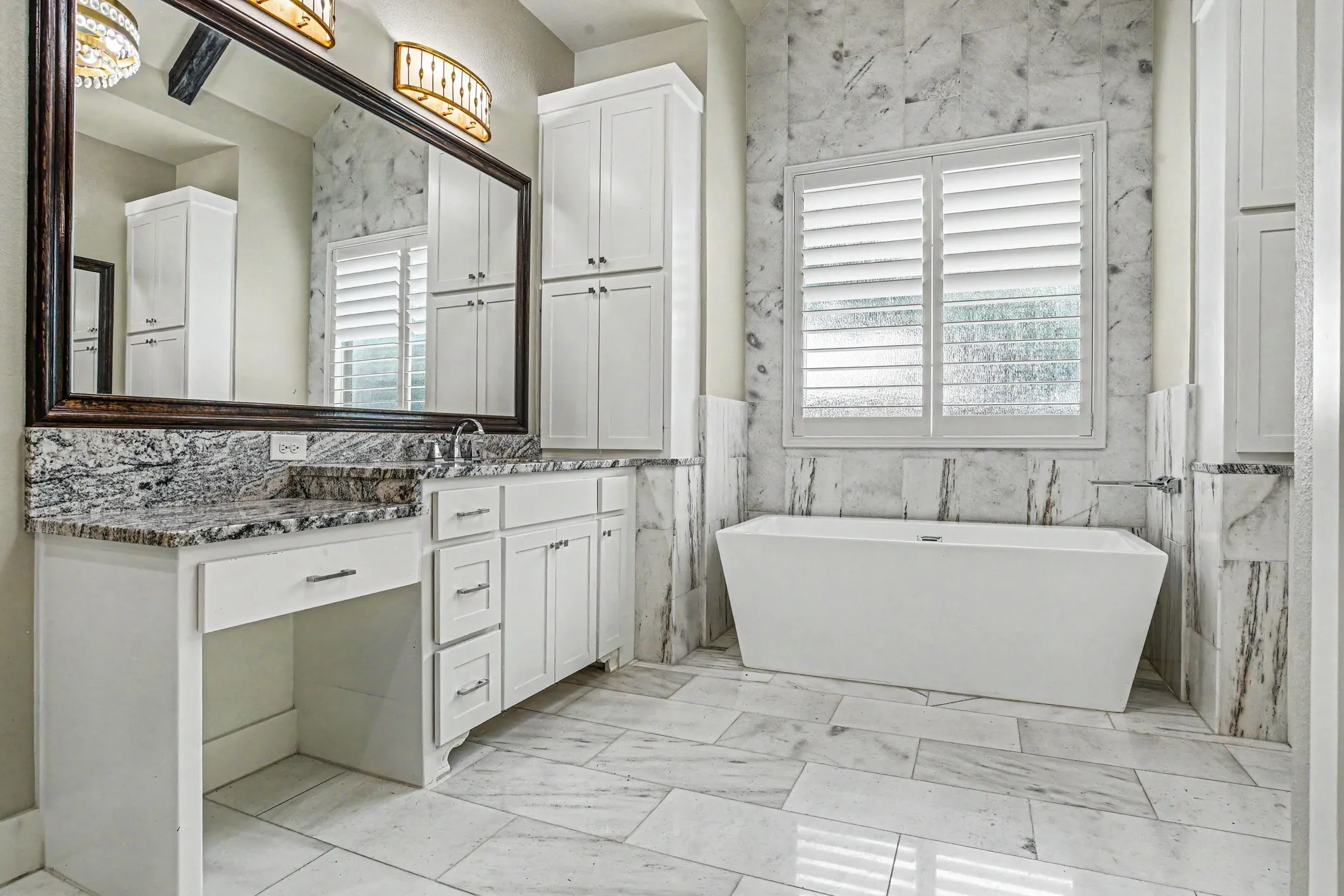 Single Family Residence For Sale in Ellis County , 2401 Prestwick Drive, Midlothian, Texas 76065, 3 Bedroom, 3 Bathroom, 2 Garage spaces, 2,437 Sqft, built in 2018, mls#21260049, Real Estate Agent in Midlothian, Homes For Sale in Ellis county, Homes For Sale in Midlothian, Realtor in Midlothian Texas, Real Estate Brokerage Independent Realty Texas, Luminita Cordes Realtor