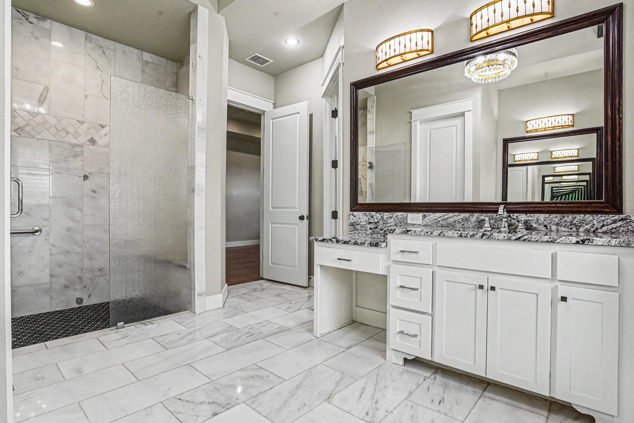 Single Family Residence For Sale in Ellis County , 2401 Prestwick Drive, Midlothian, Texas 76065, 3 Bedroom, 3 Bathroom, 2 Garage spaces, 2,437 Sqft, built in 2018, mls#21260049, Real Estate Agent in Midlothian, Homes For Sale in Ellis county, Homes For Sale in Midlothian, Realtor in Midlothian Texas, Real Estate Brokerage Independent Realty Texas, Luminita Cordes Realtor