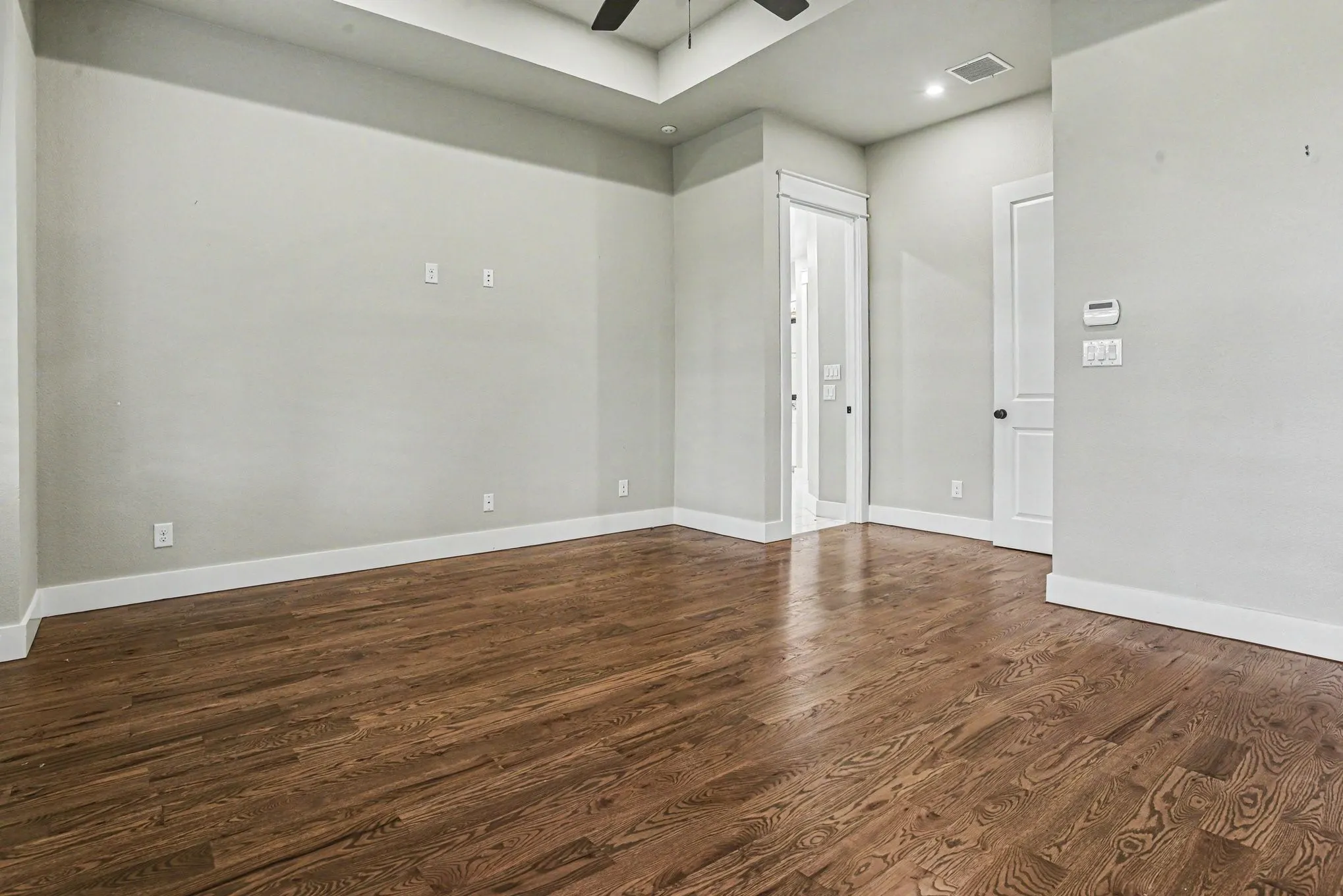 Single Family Residence For Sale in Ellis County , 2401 Prestwick Drive, Midlothian, Texas 76065, 3 Bedroom, 3 Bathroom, 2 Garage spaces, 2,437 Sqft, built in 2018, mls#21260049, Real Estate Agent in Midlothian, Homes For Sale in Ellis county, Homes For Sale in Midlothian, Realtor in Midlothian Texas, Real Estate Brokerage Independent Realty Texas, Luminita Cordes Realtor