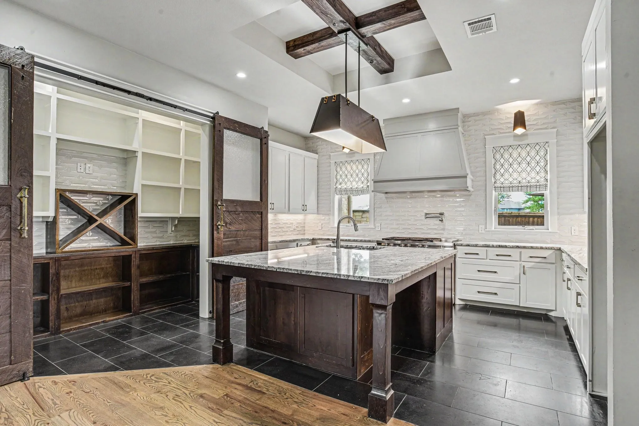 Single Family Residence For Sale in Ellis County , 2401 Prestwick Drive, Midlothian, Texas 76065, 3 Bedroom, 3 Bathroom, 2 Garage spaces, 2,437 Sqft, built in 2018, mls#21260049, Real Estate Agent in Midlothian, Homes For Sale in Ellis county, Homes For Sale in Midlothian, Realtor in Midlothian Texas, Real Estate Brokerage Independent Realty Texas, Luminita Cordes Realtor