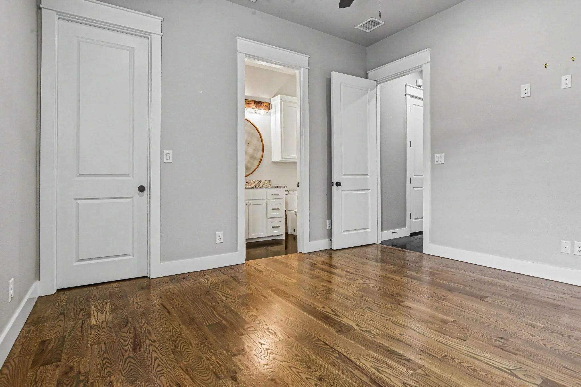Single Family Residence For Sale in Ellis County , 2401 Prestwick Drive, Midlothian, Texas 76065, 3 Bedroom, 3 Bathroom, 2 Garage spaces, 2,437 Sqft, built in 2018, mls#21260049, Real Estate Agent in Midlothian, Homes For Sale in Ellis county, Homes For Sale in Midlothian, Realtor in Midlothian Texas, Real Estate Brokerage Independent Realty Texas, Luminita Cordes Realtor