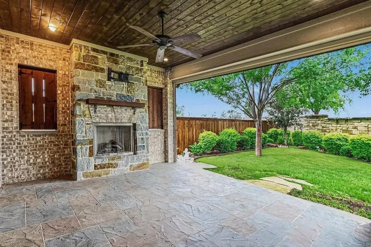 Single Family Residence For Sale in Ellis County , 2401 Prestwick Drive, Midlothian, Texas 76065, 3 Bedroom, 3 Bathroom, 2 Garage spaces, 2,437 Sqft, built in 2018, mls#21260049, Real Estate Agent in Midlothian, Homes For Sale in Ellis county, Homes For Sale in Midlothian, Realtor in Midlothian Texas, Real Estate Brokerage Independent Realty Texas, Luminita Cordes Realtor