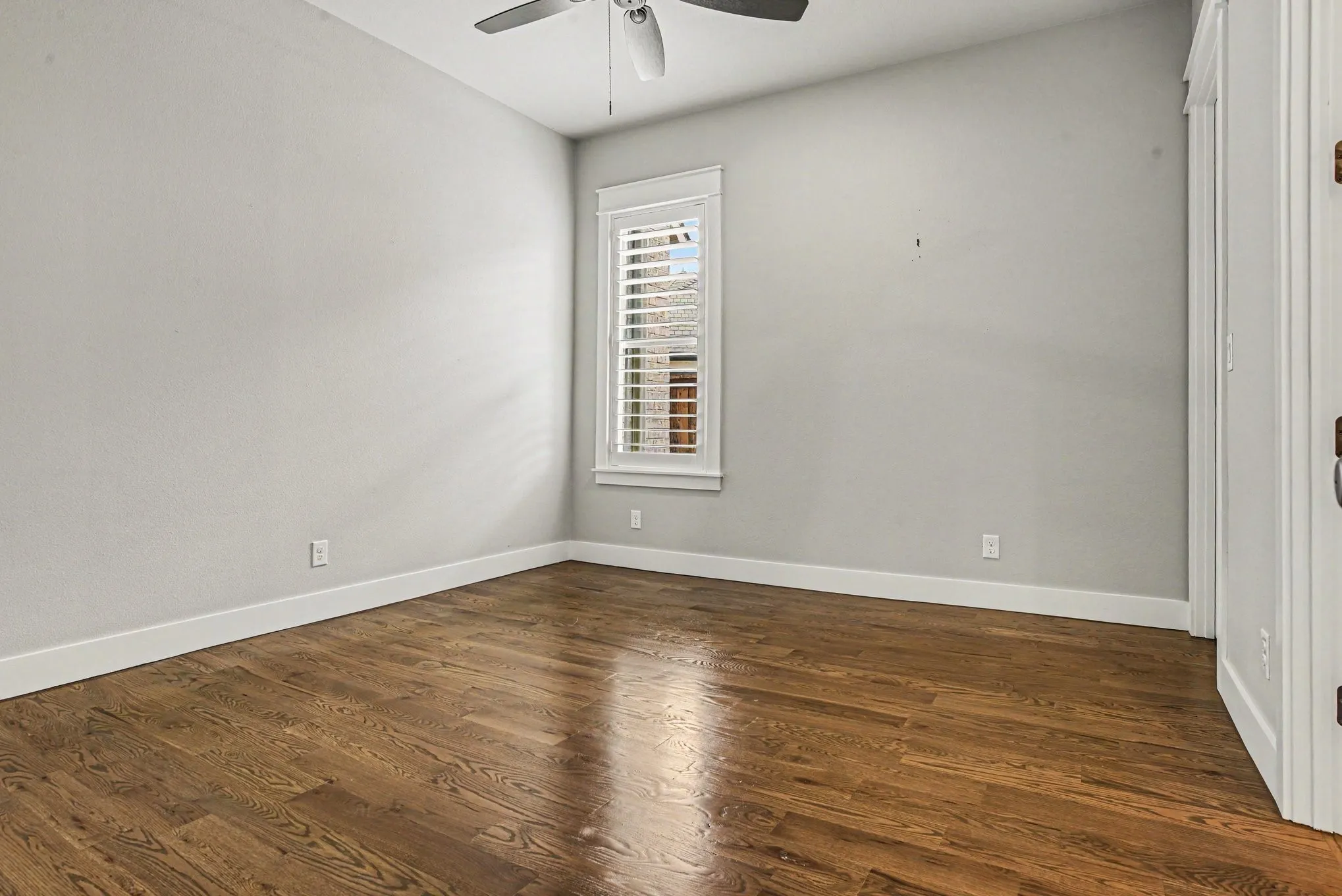 Single Family Residence For Sale in Ellis County , 2401 Prestwick Drive, Midlothian, Texas 76065, 3 Bedroom, 3 Bathroom, 2 Garage spaces, 2,437 Sqft, built in 2018, mls#21260049, Real Estate Agent in Midlothian, Homes For Sale in Ellis county, Homes For Sale in Midlothian, Realtor in Midlothian Texas, Real Estate Brokerage Independent Realty Texas, Luminita Cordes Realtor