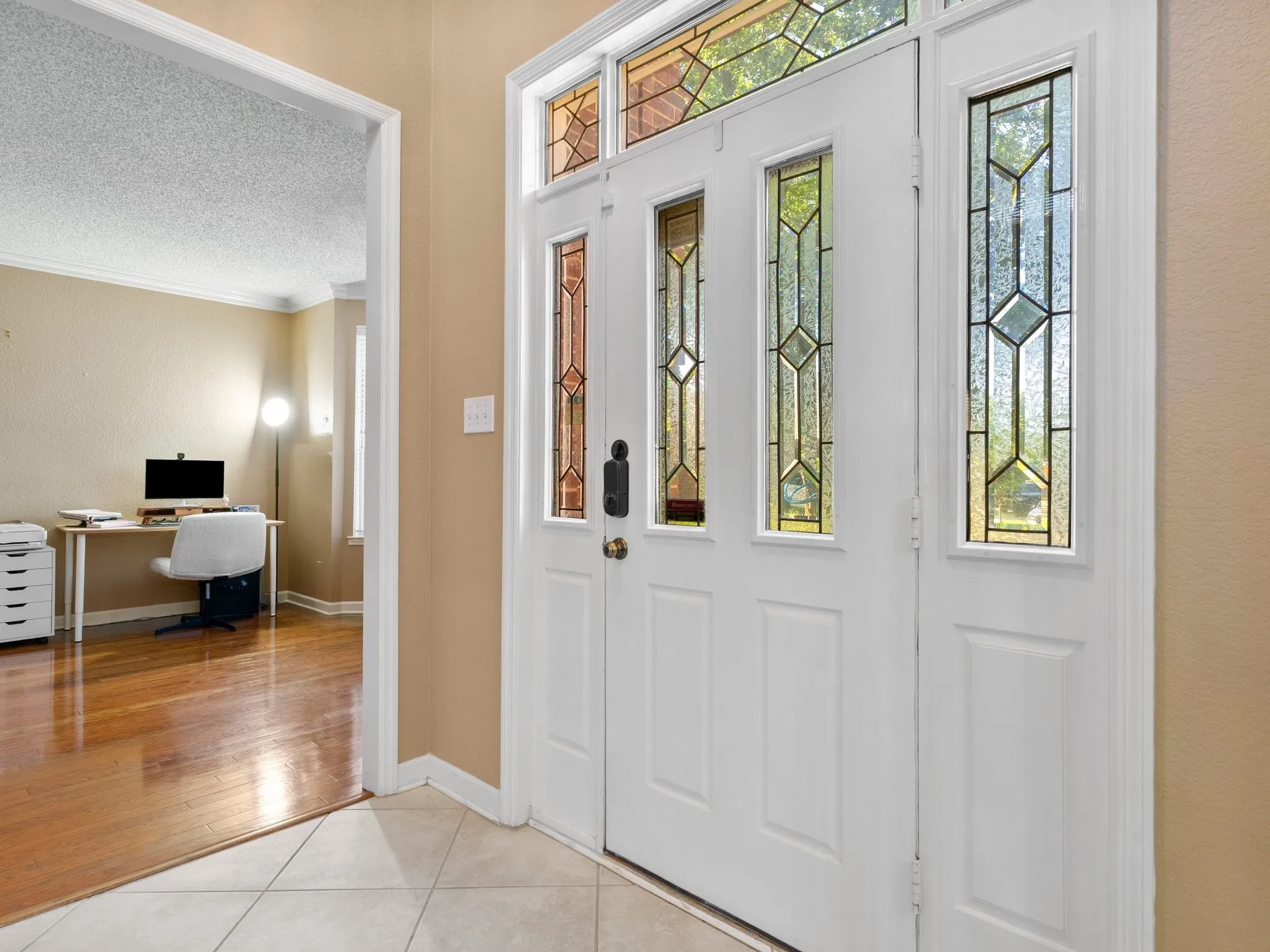 Single Family Residence For Sale in Tarrant County , 5213 Hot Springs Trail, Fort Worth, Texas 76137, 4 Bedroom, 3 Bathroom, 2 Garage spaces, 3,392 Sqft, built in 1993, Preowned, mls#21258724, Real Estate Agent in Fort Worth, Homes For Sale in Tarrant county, Homes For Sale in Fort Worth, Realtor in Fort Worth Texas, Real Estate Brokerage Independent Realty Texas, Luminita Cordes Realtor