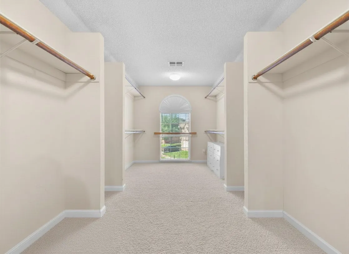 Single Family Residence For Sale in Tarrant County , 5213 Hot Springs Trail, Fort Worth, Texas 76137, 4 Bedroom, 3 Bathroom, 2 Garage spaces, 3,392 Sqft, built in 1993, Preowned, mls#21258724, Real Estate Agent in Fort Worth, Homes For Sale in Tarrant county, Homes For Sale in Fort Worth, Realtor in Fort Worth Texas, Real Estate Brokerage Independent Realty Texas, Luminita Cordes Realtor