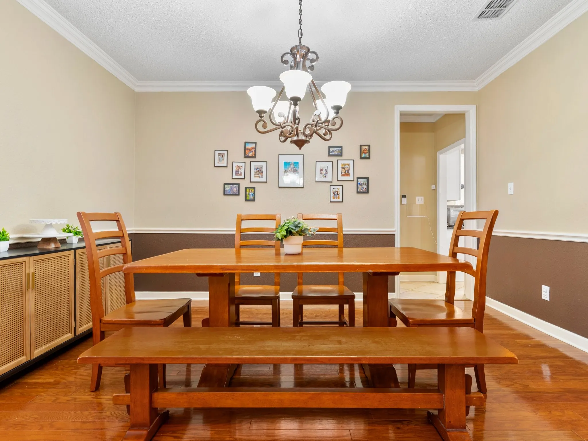 Single Family Residence For Sale in Tarrant County , 5213 Hot Springs Trail, Fort Worth, Texas 76137, 4 Bedroom, 3 Bathroom, 2 Garage spaces, 3,392 Sqft, built in 1993, Preowned, mls#21258724, Real Estate Agent in Fort Worth, Homes For Sale in Tarrant county, Homes For Sale in Fort Worth, Realtor in Fort Worth Texas, Real Estate Brokerage Independent Realty Texas, Luminita Cordes Realtor