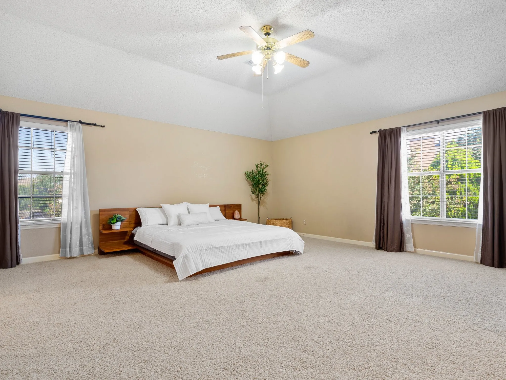 Single Family Residence For Sale in Tarrant County , 5213 Hot Springs Trail, Fort Worth, Texas 76137, 4 Bedroom, 3 Bathroom, 2 Garage spaces, 3,392 Sqft, built in 1993, Preowned, mls#21258724, Real Estate Agent in Fort Worth, Homes For Sale in Tarrant county, Homes For Sale in Fort Worth, Realtor in Fort Worth Texas, Real Estate Brokerage Independent Realty Texas, Luminita Cordes Realtor