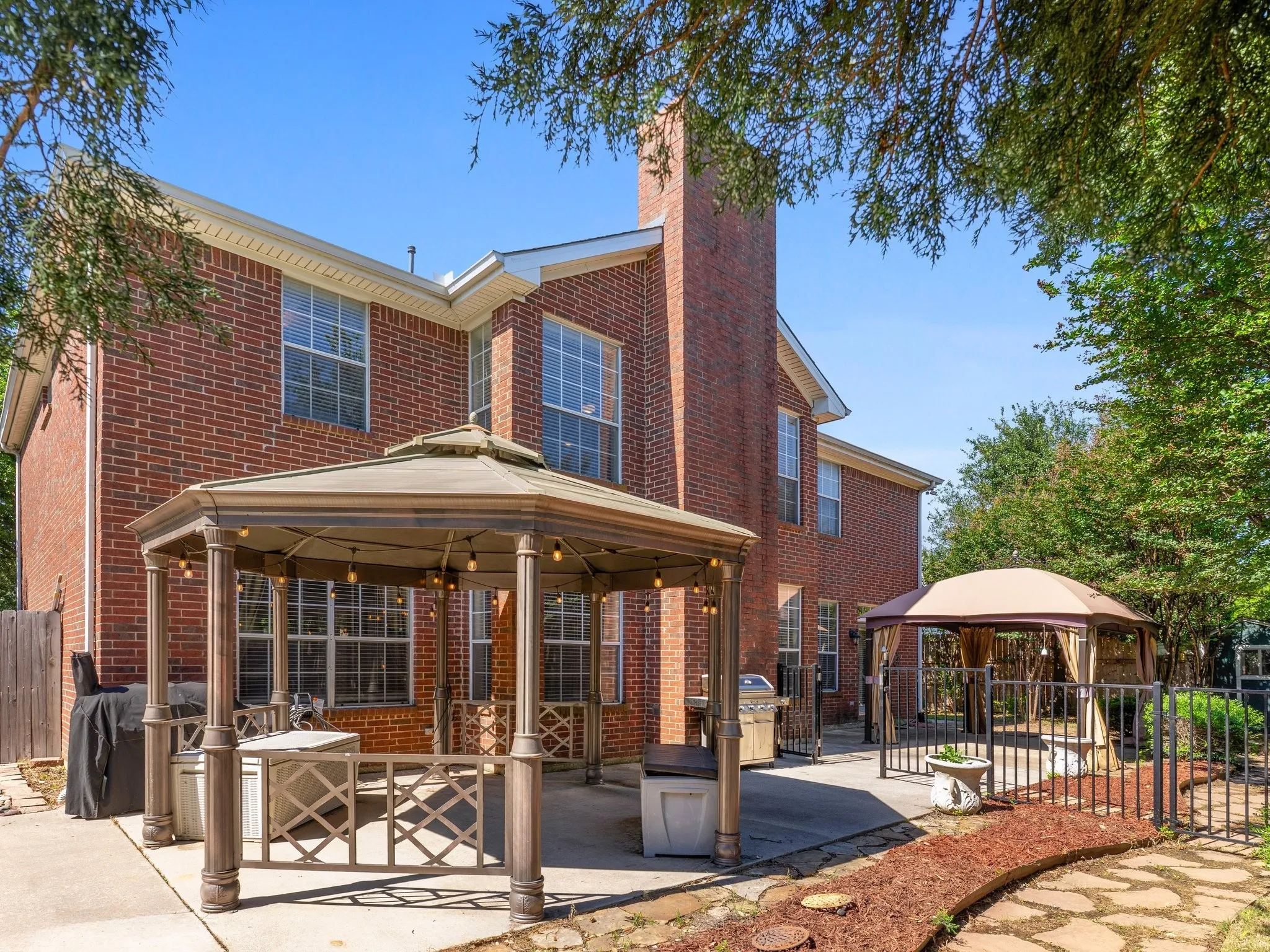 Single Family Residence For Sale in Tarrant County , 5213 Hot Springs Trail, Fort Worth, Texas 76137, 4 Bedroom, 3 Bathroom, 2 Garage spaces, 3,392 Sqft, built in 1993, Preowned, mls#21258724, Real Estate Agent in Fort Worth, Homes For Sale in Tarrant county, Homes For Sale in Fort Worth, Realtor in Fort Worth Texas, Real Estate Brokerage Independent Realty Texas, Luminita Cordes Realtor